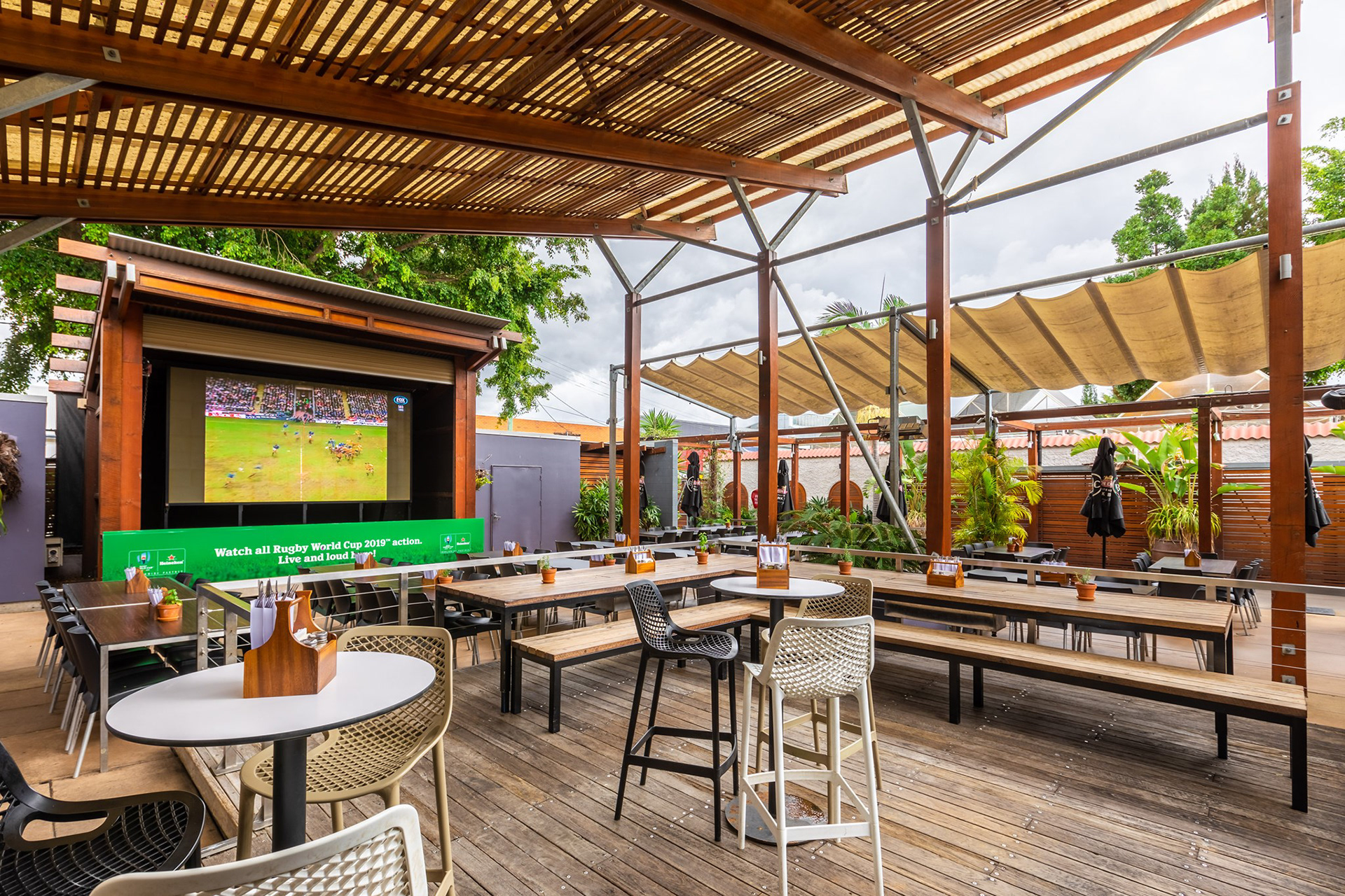 Breakfast Creek Hotel / 5mm, 3.5mW x 2mH
