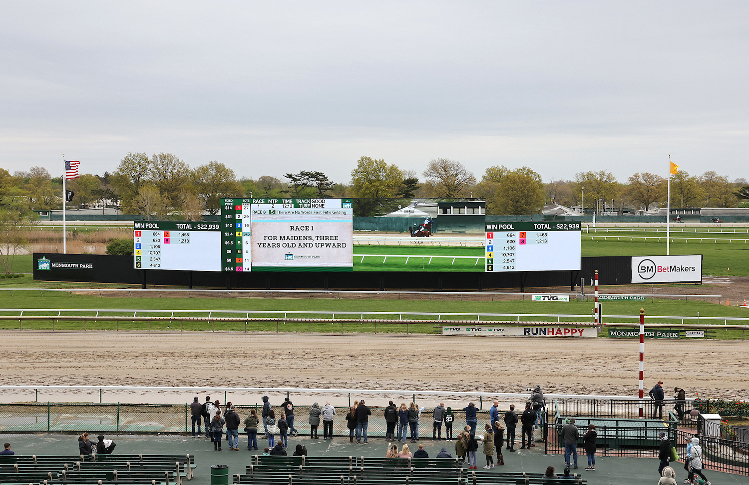 Monmouth Park, NJ / 16mm, 51.712mW