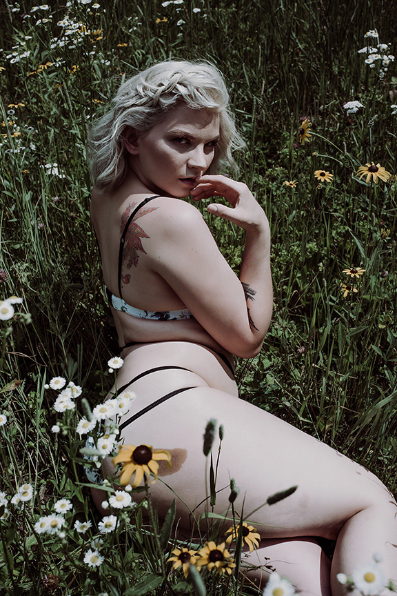 Photographer: Duende Boudoir