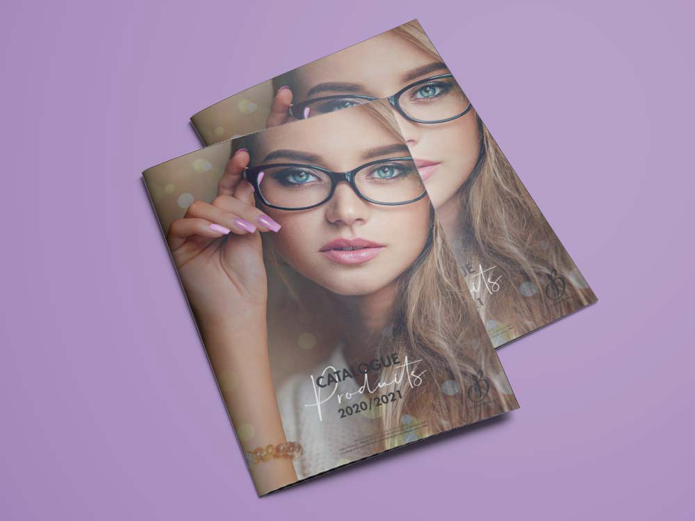 Réalisation de catalogue 200 pages incluant l'intégralité des produits mise en vente sur le site E-commerce et dans le Showroom.
