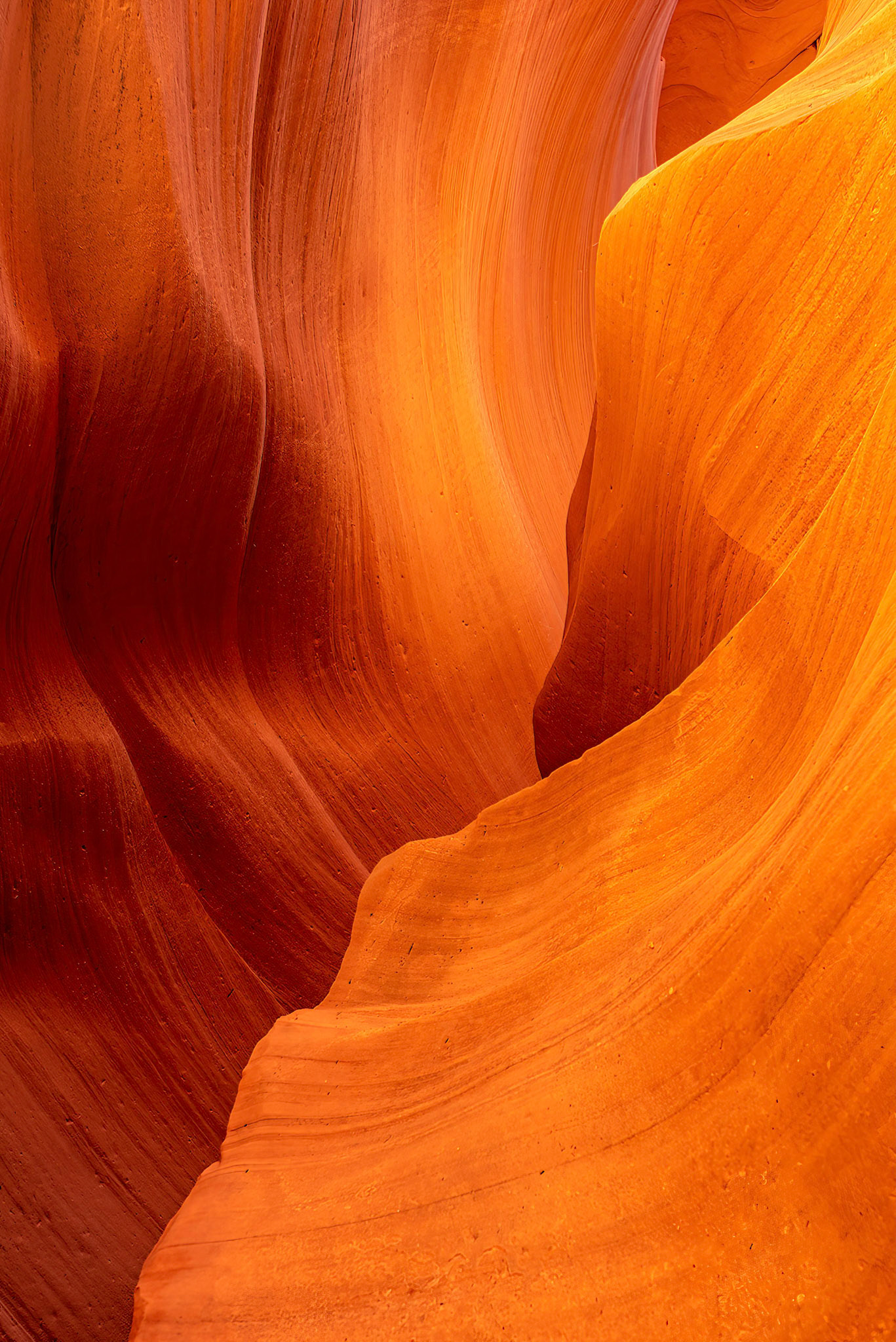 A1104 - Étreinte, Lower Antelope Canyon, Arizona, USA, 2022