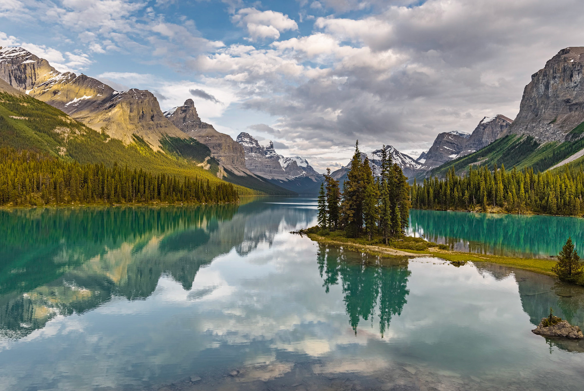 A1047-That's the spirit, Spirit Island, Maligne Lake, Jasper, Alberta, Canada, 2019