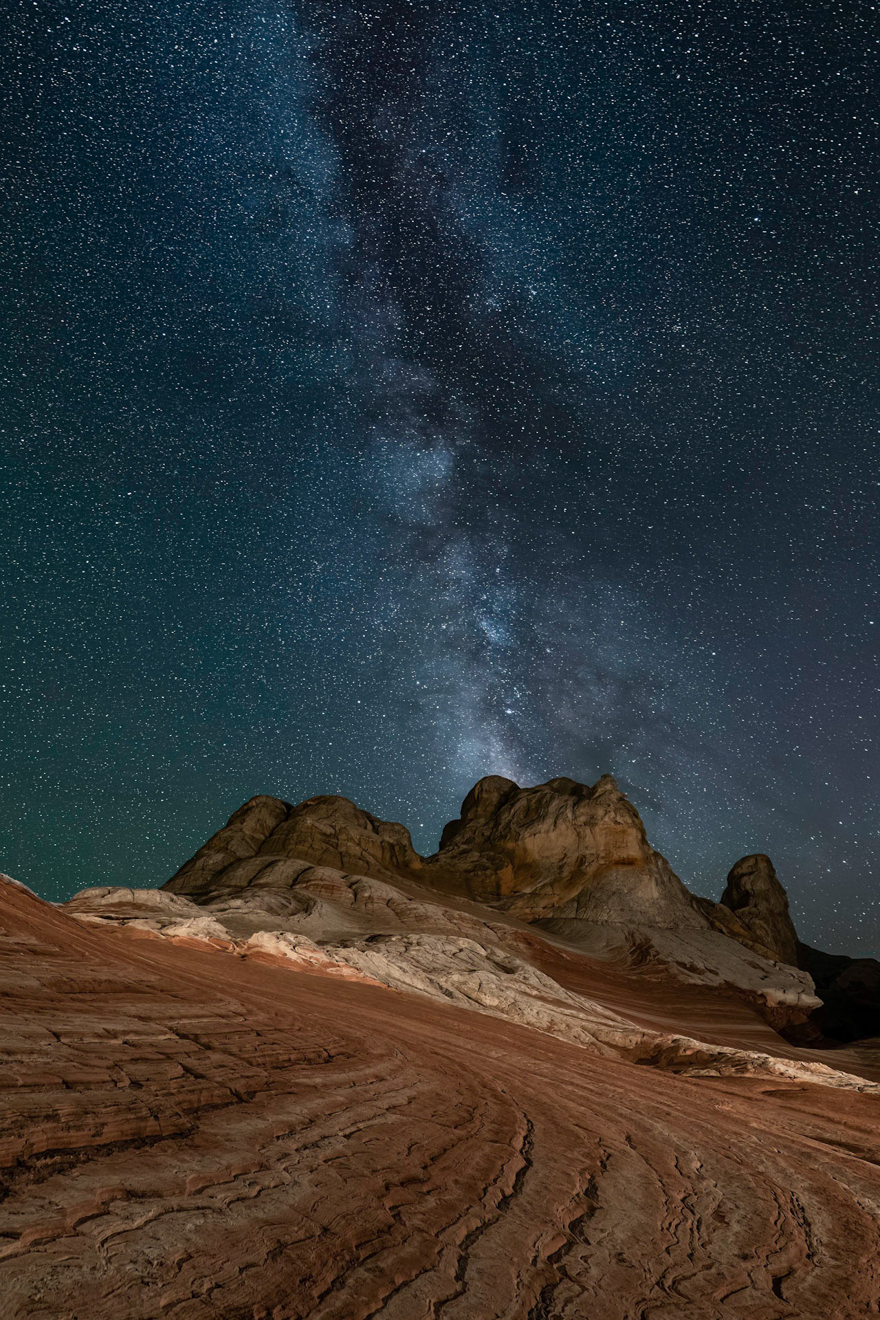 A1103 - Stairway to Heaven, Milky Way over White Pocket, Vermillion Cliffs National Monument, Arizona, USA, 2022