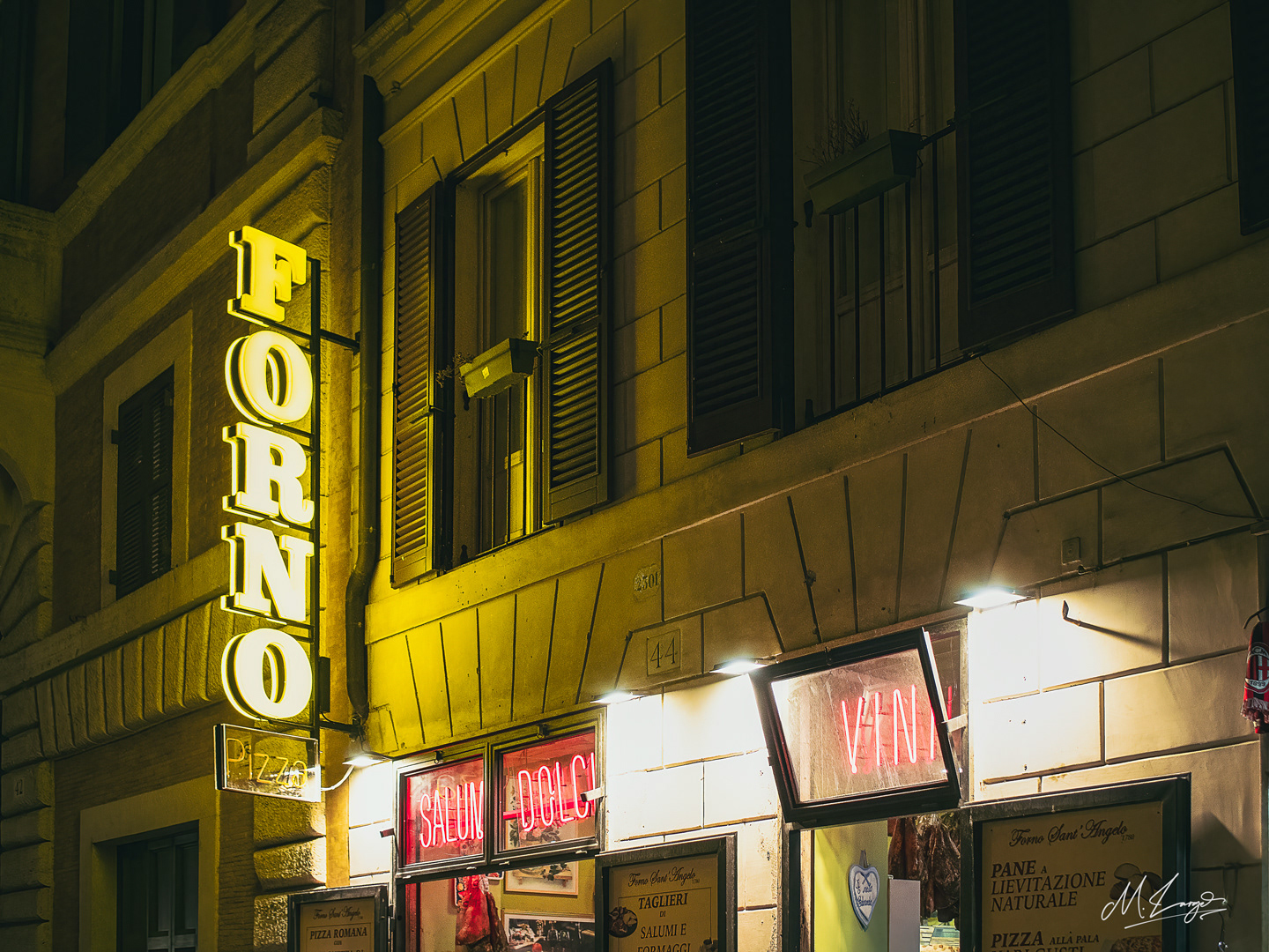 Pane, Pizza, and Midnight Glow