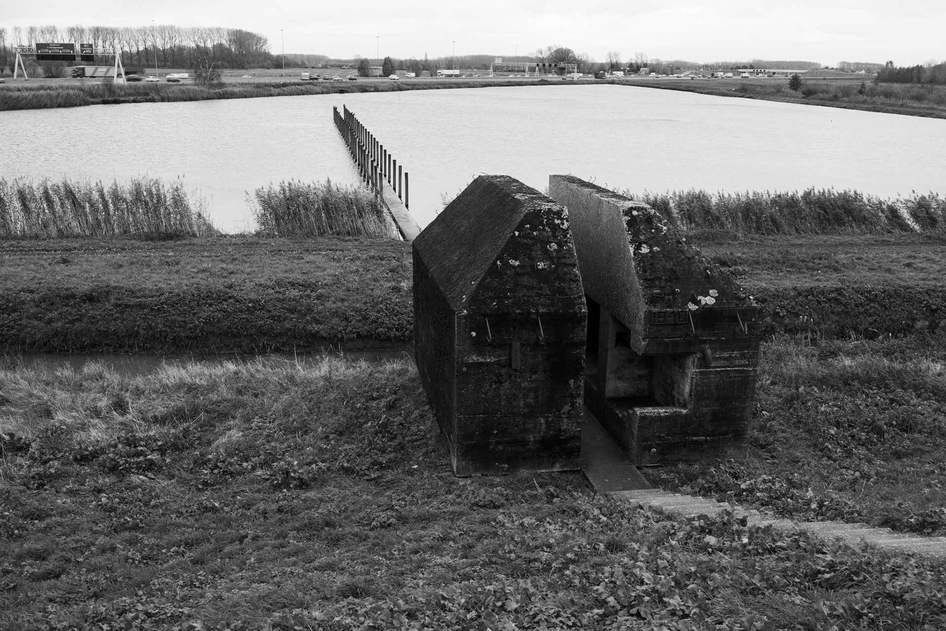 Culemborg | doorgezaagde bunker Diefdijk 3 van 3
