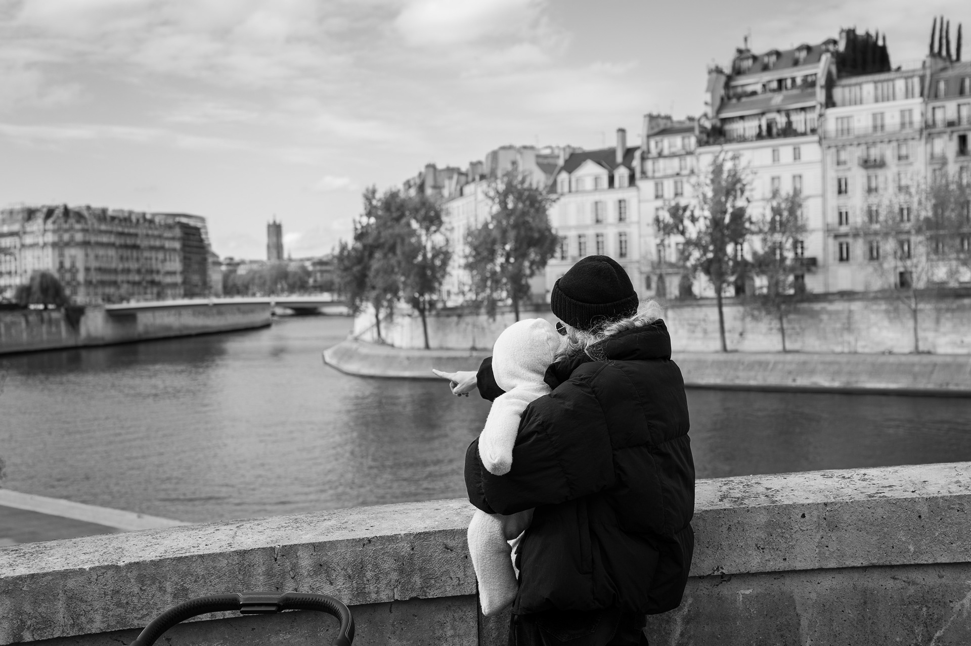 « Premiers regards »