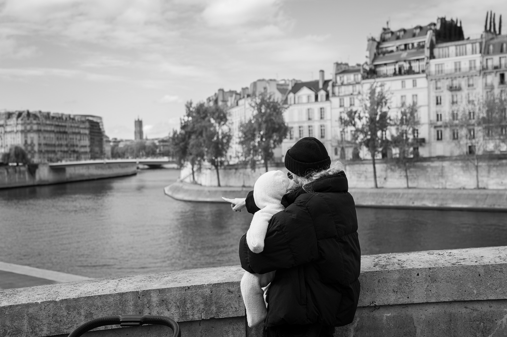« Premiers regards »