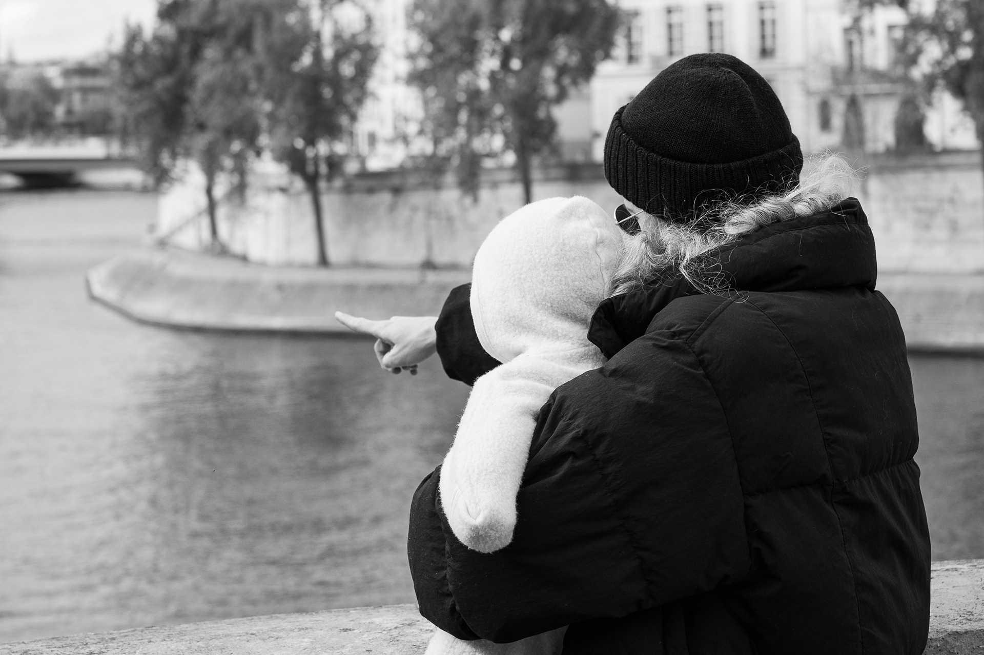 « Premiers regards »