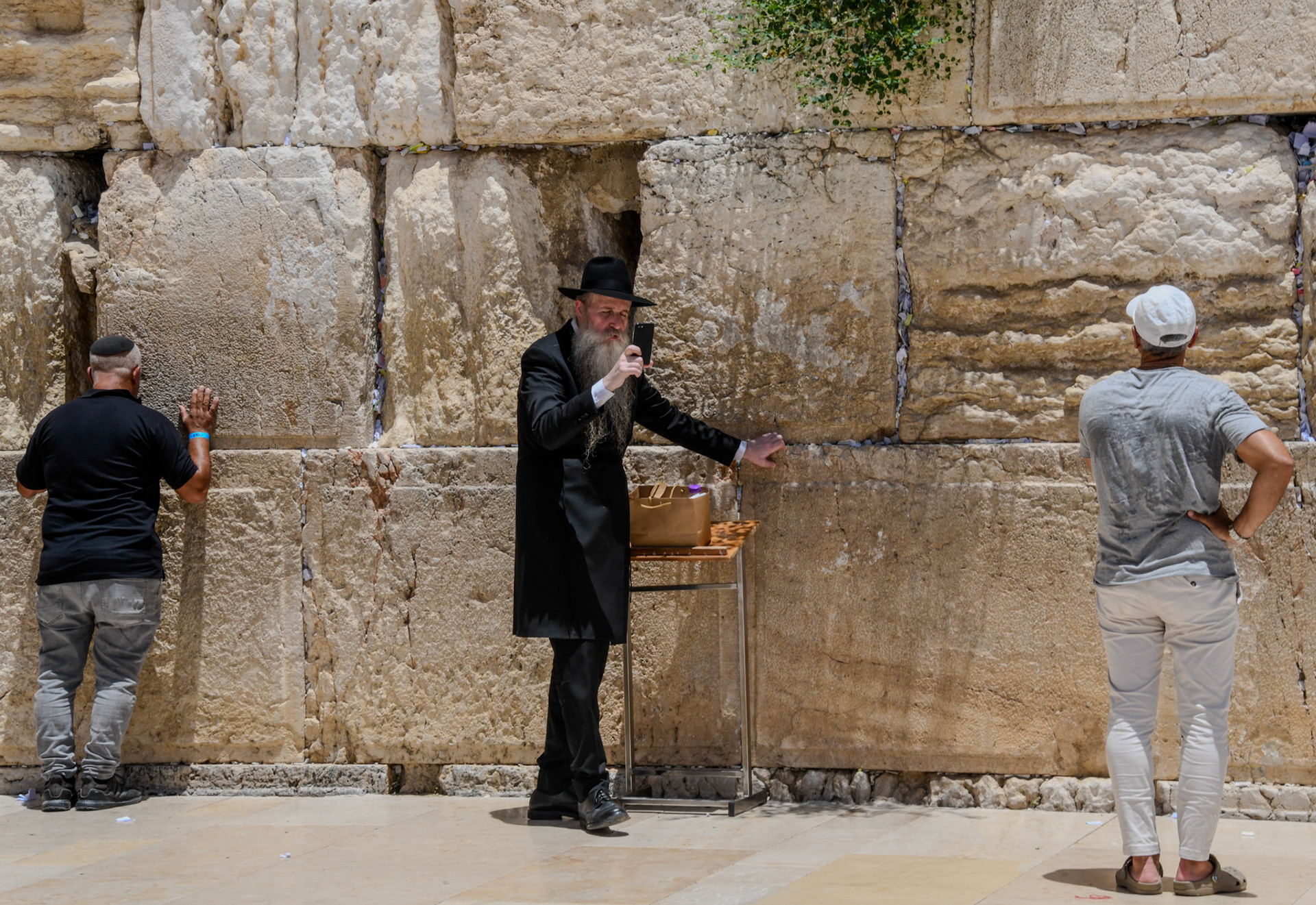 Sharing a Prayer at the Western Wall