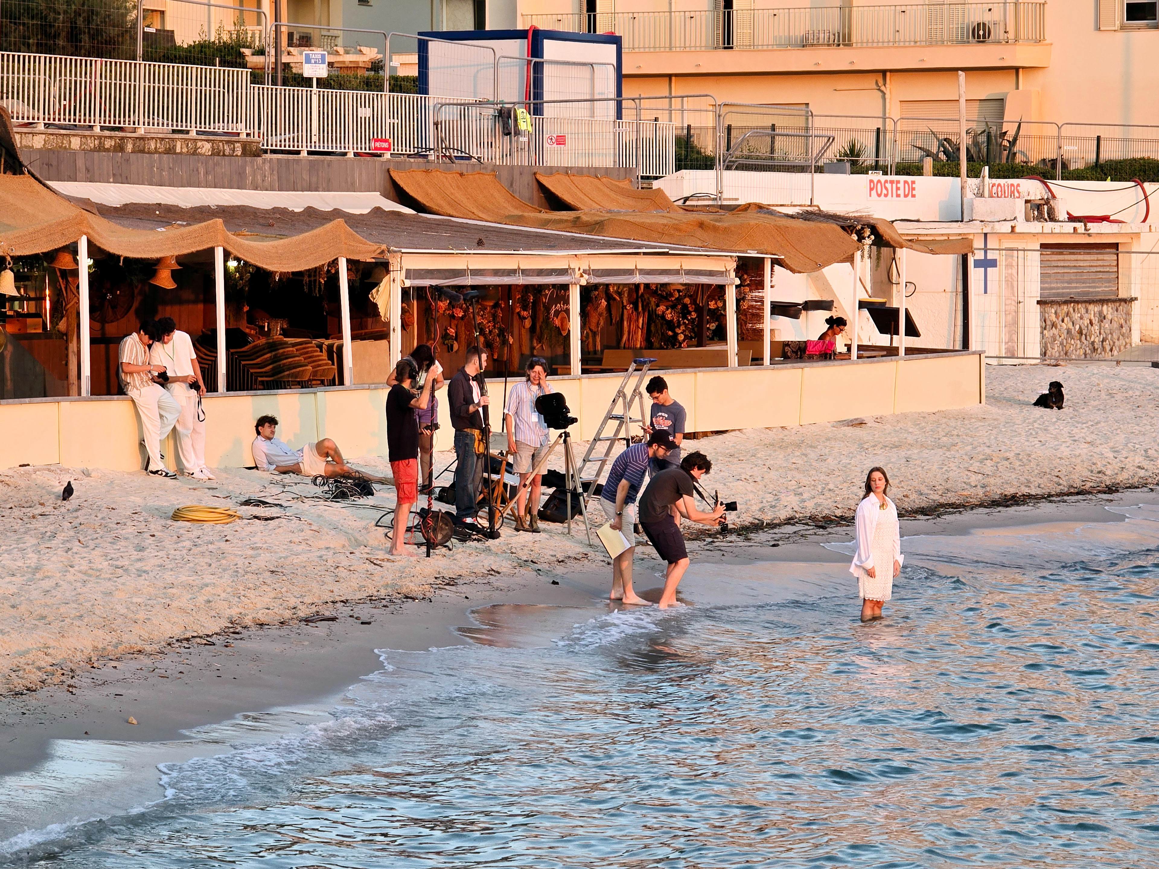 Tournage à la plage de la Garoupe pour "Un film d'Alan Smithee"