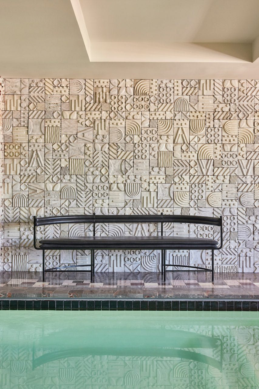 Pool Suite