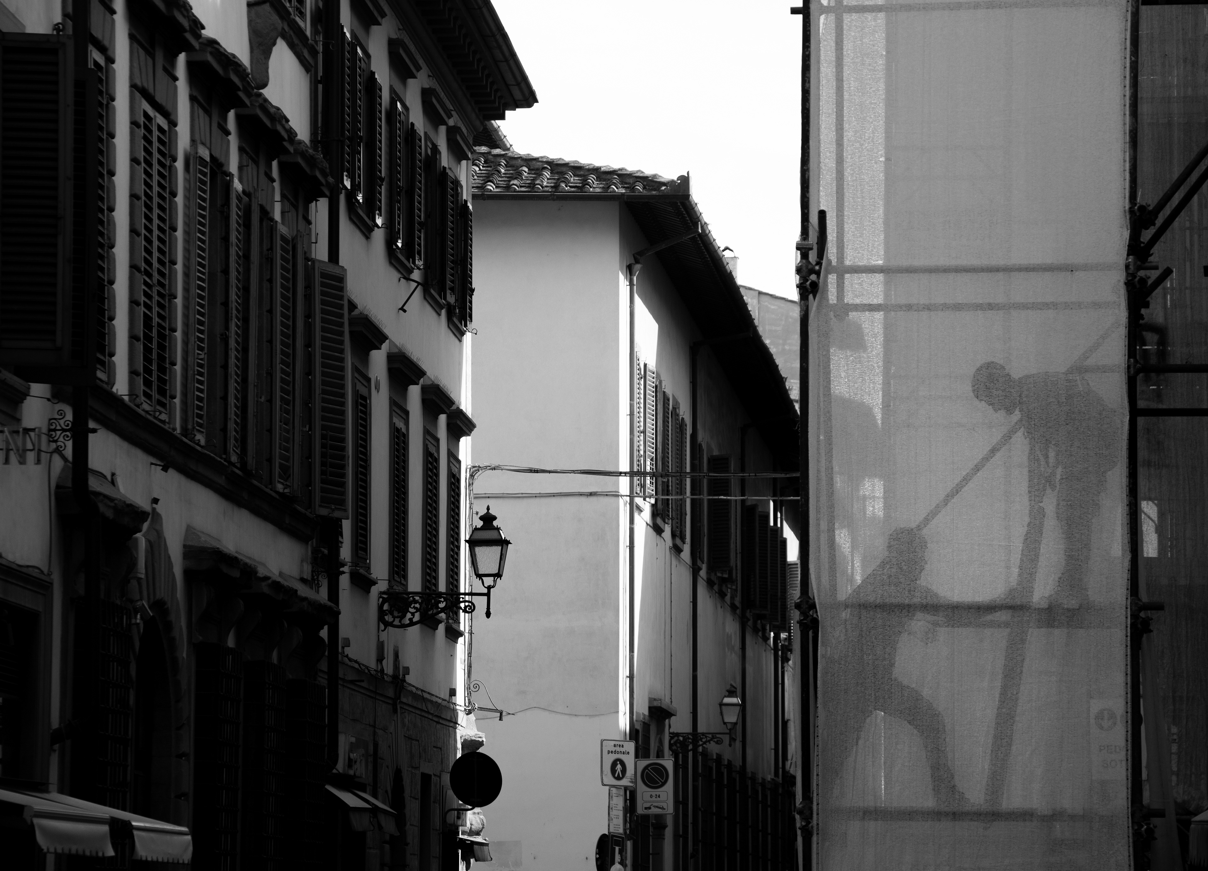 The winter in Firenze, Italia is full of restoration and renovations because it is the off season for tourism. 