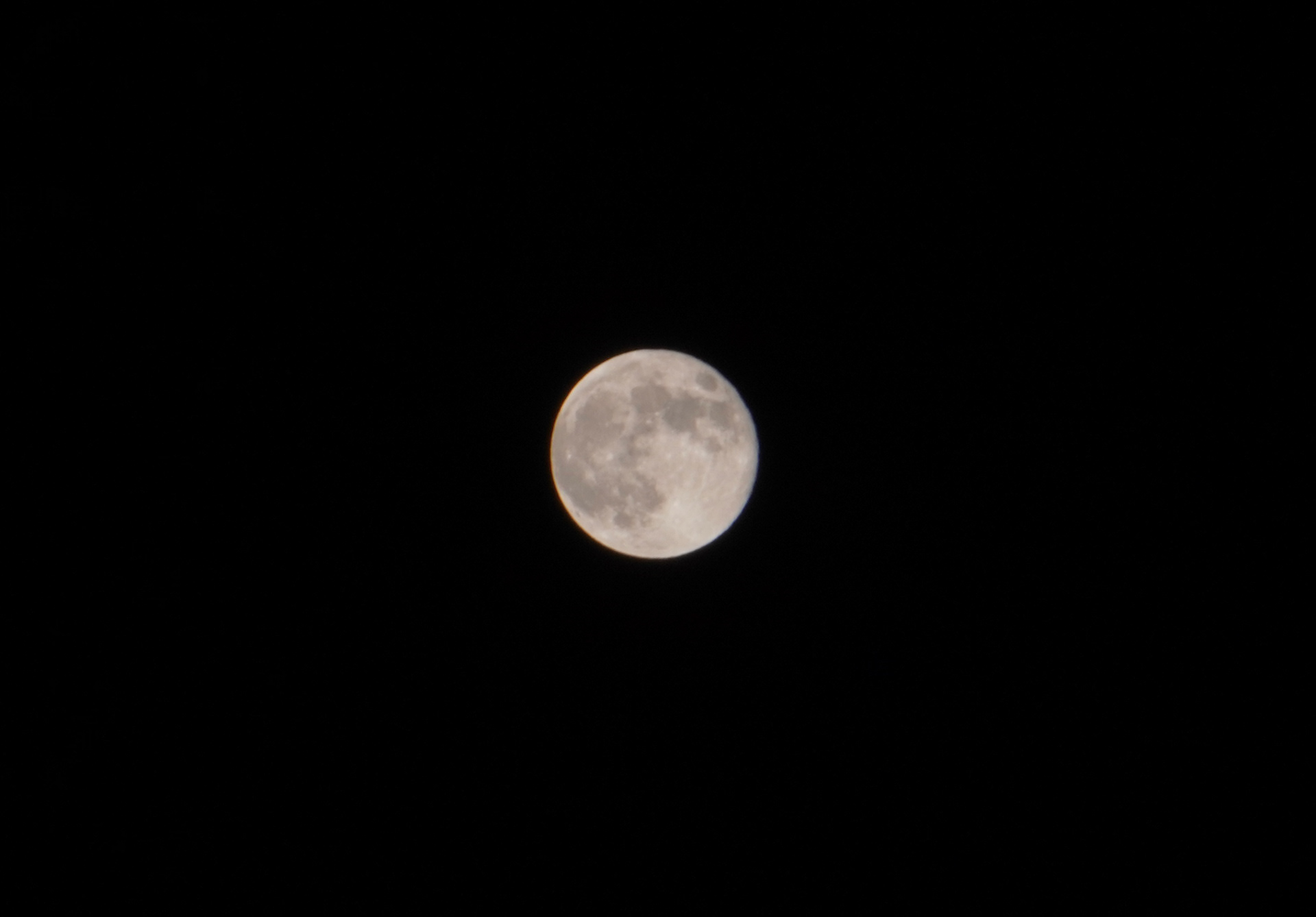 Full Moon at 210mm, f/6.3