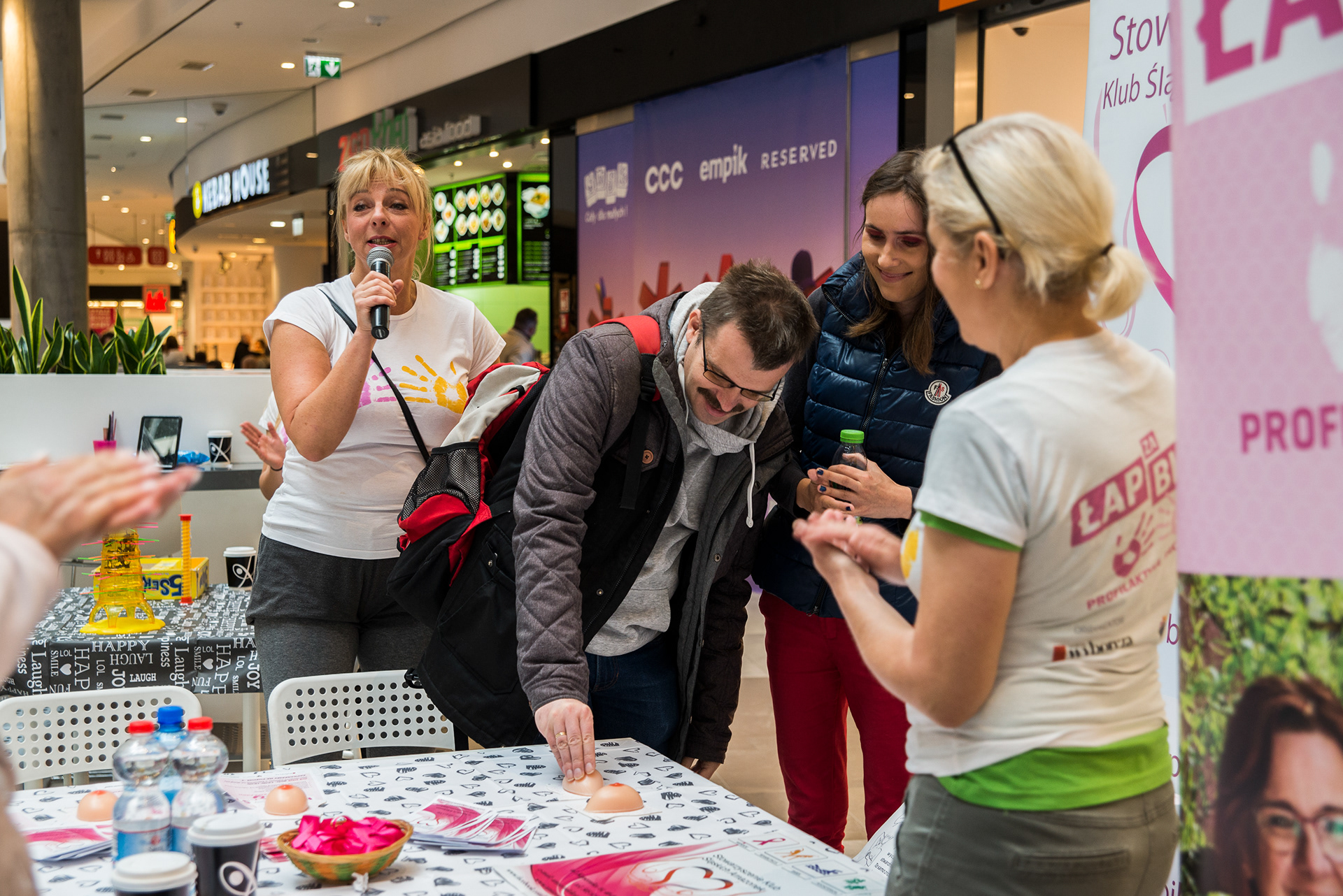 Akcja "Łap za biust"