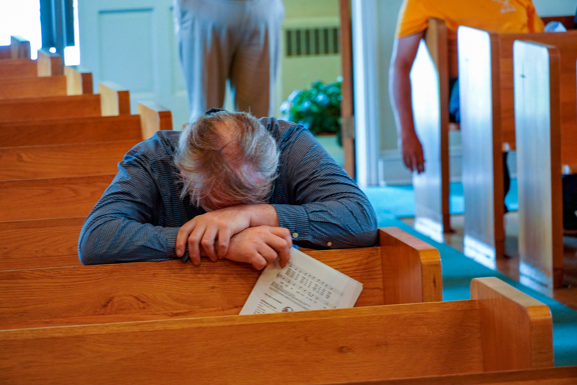 Quiet prayer during worship. St Paul Church, Ridgefild, NJ
