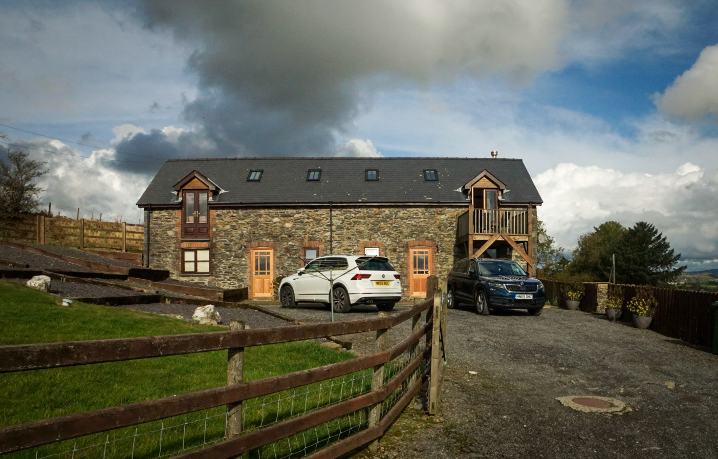 Llwynywynau Isaf Barn