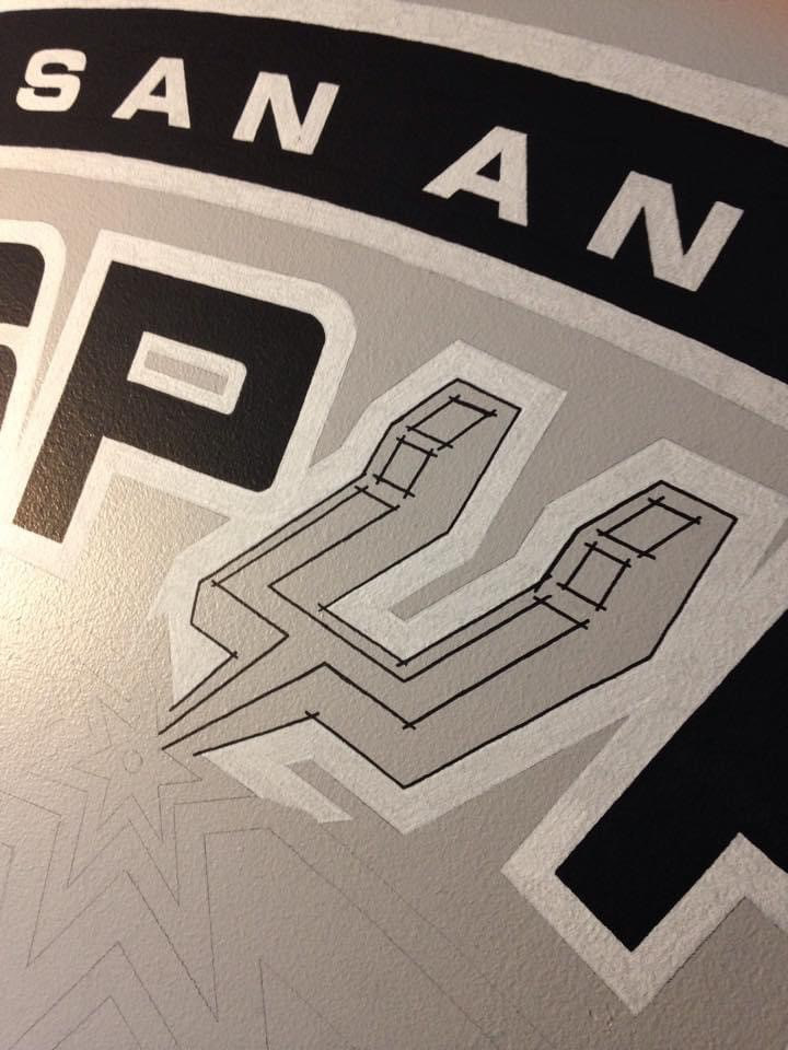 Logo SPURS sur mur process 1