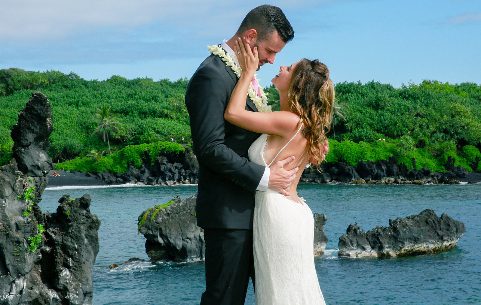 MAUI WEDDINGS FOR COUPLES IN LOVE