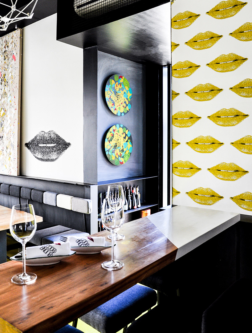 walls, decoration, buona bocca, italian wine, glasses,