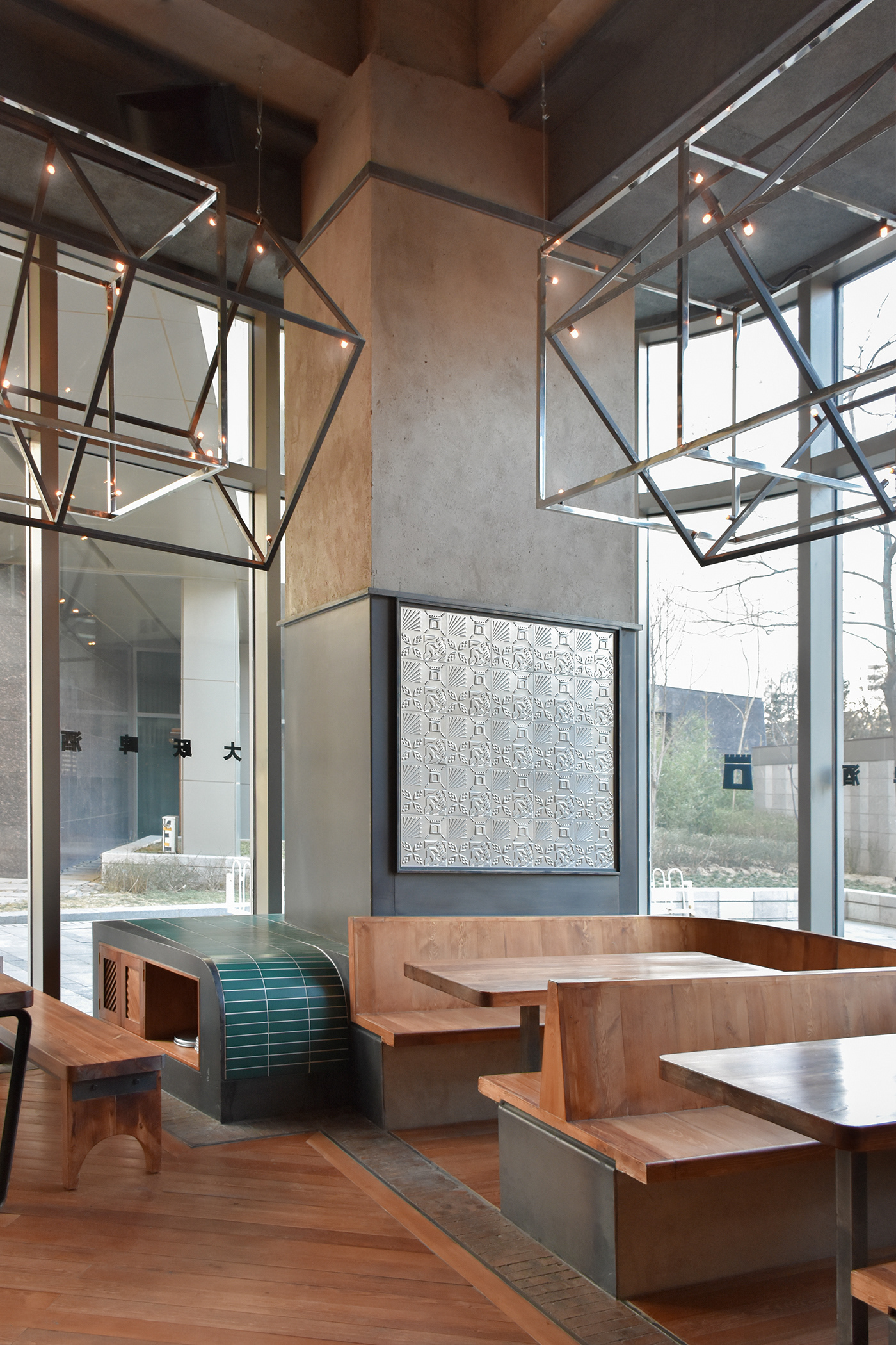 interior design, ramoprimo, benches, wood, table, metal, decoration, tiles, 设计, 建筑, 酿造, 凳子, 长椅, 酒吧区,