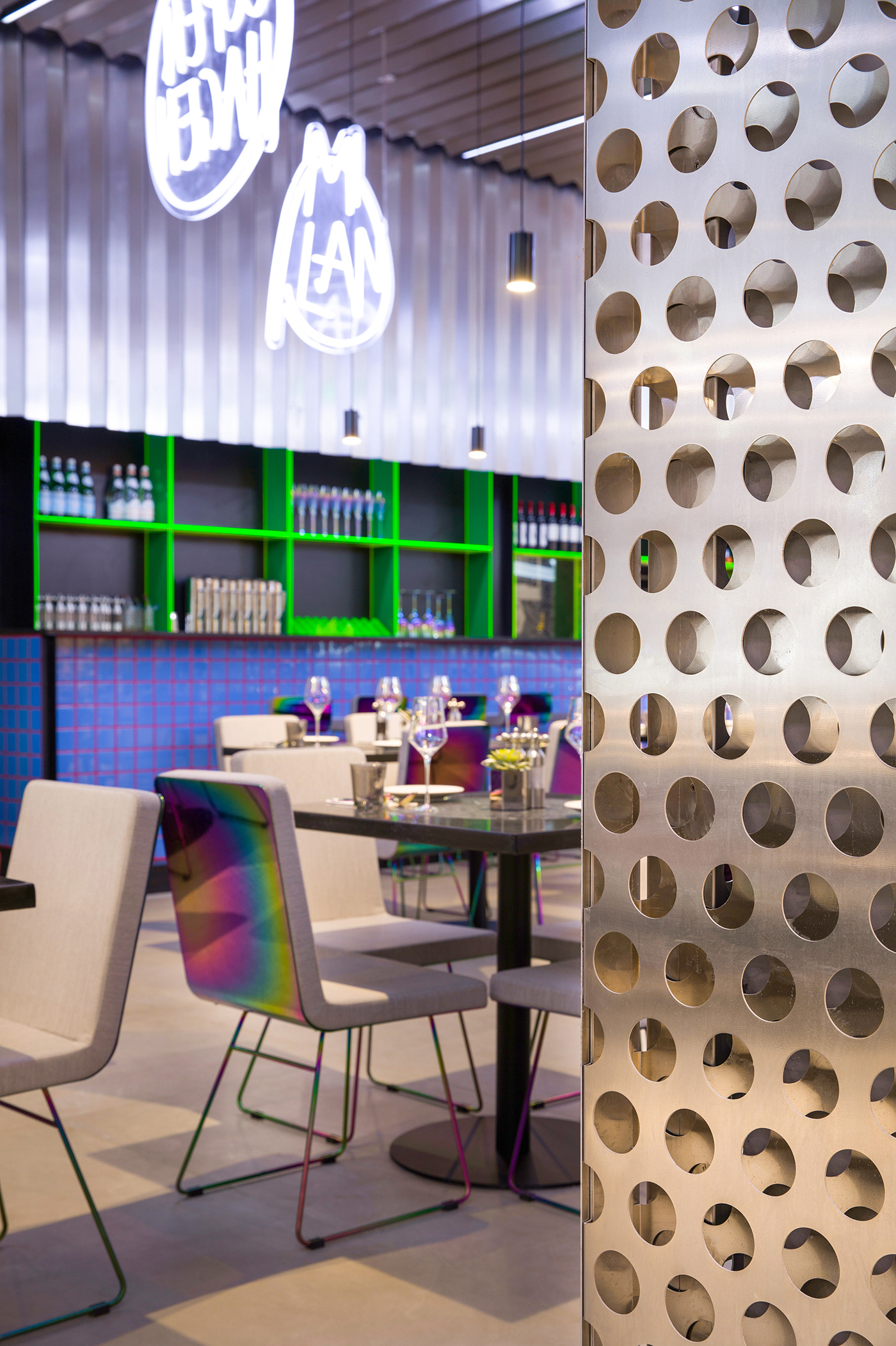 tiago select, neon, signs, cities, ramoprimo, space, imaginary, interior design,