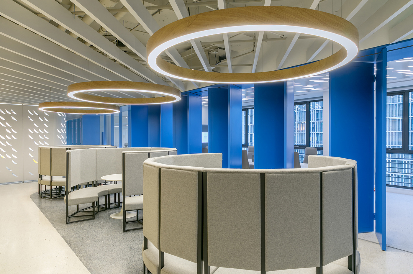 leege, ramoprimo, officio, interior design, grey, circular, chairs circular, chandeliers made of wood,