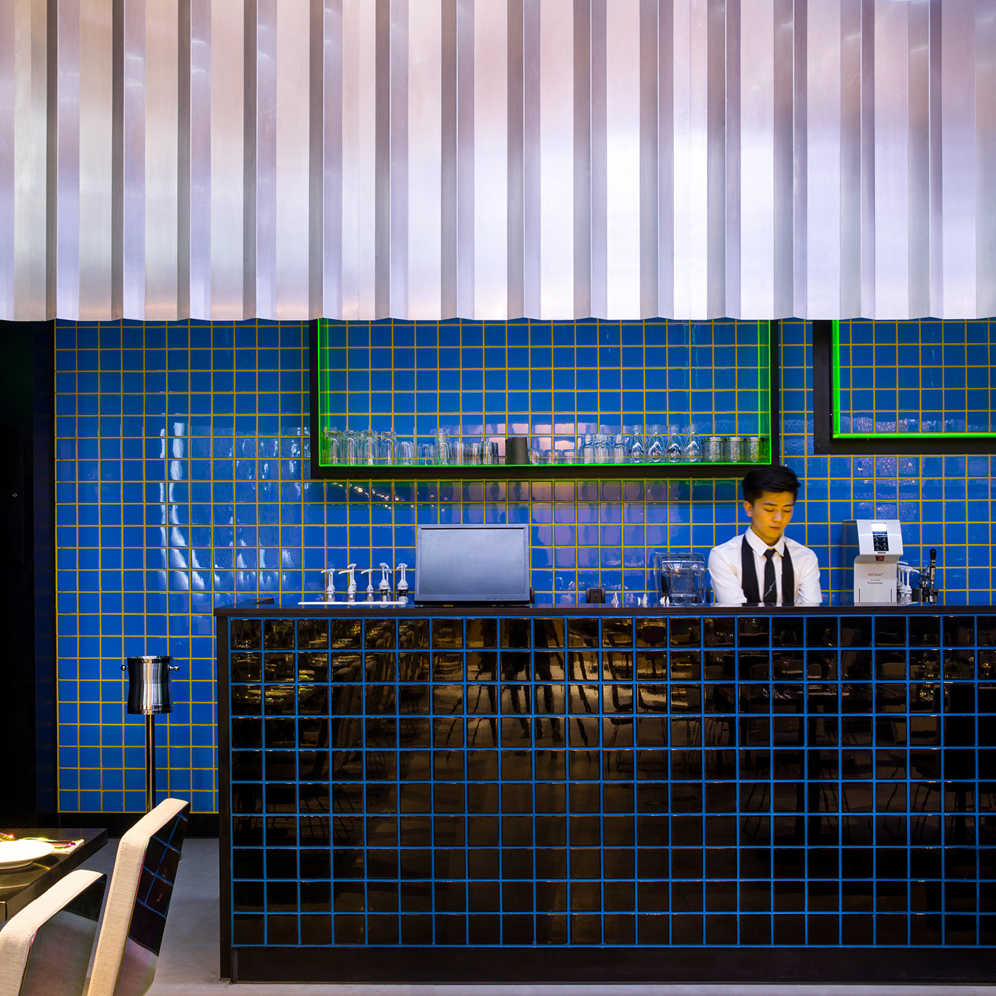 tiago select, ramoprimo, interior design, restaurant, cyberpunk, fluo colors,