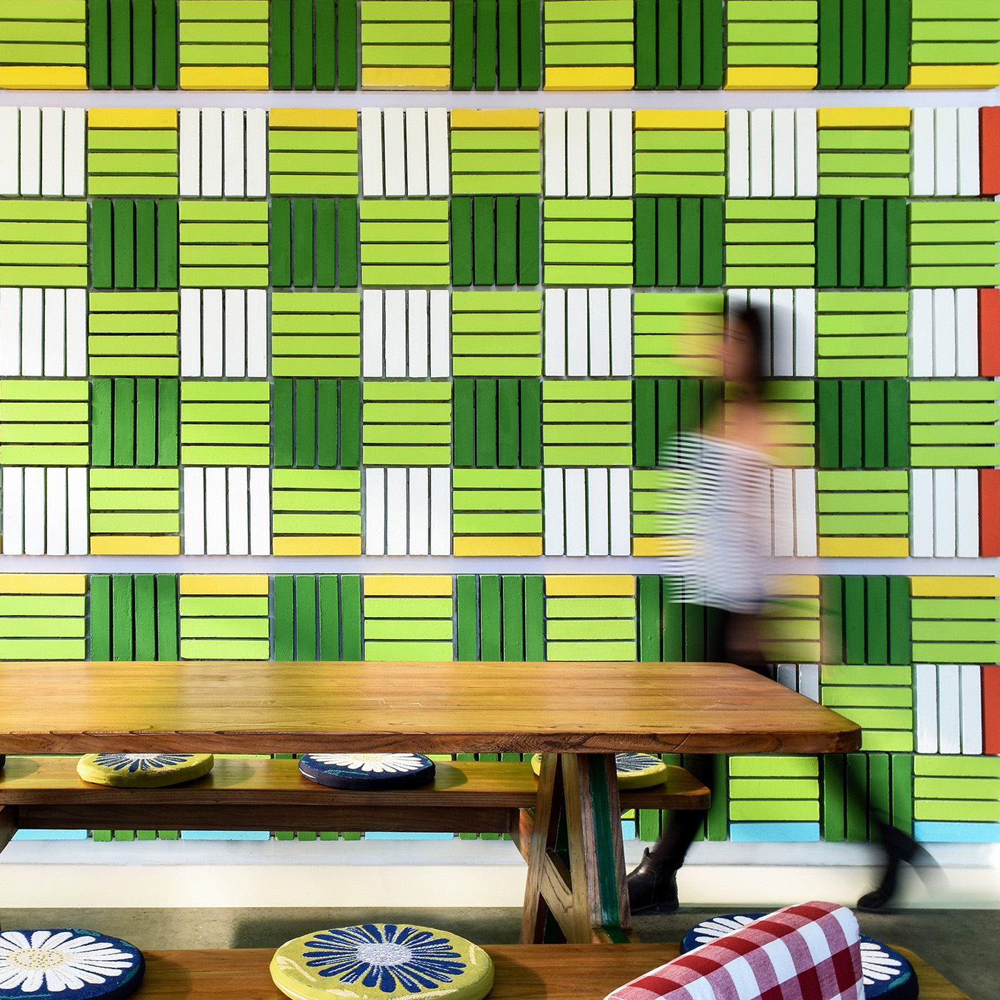 ramoprimo, sweetie salad, colorful, clay, bricks, solid, wood, over-sized tables,