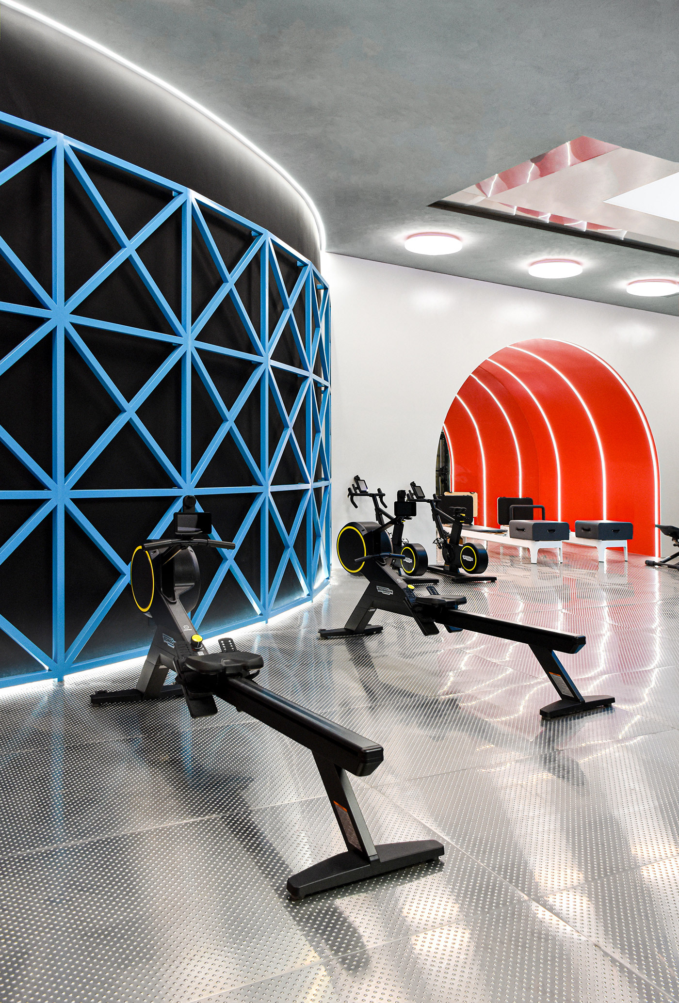 MFIT SPACE gym underground level offers special rooms characterized by different colors and atmospheres design by RAMOPRIMO