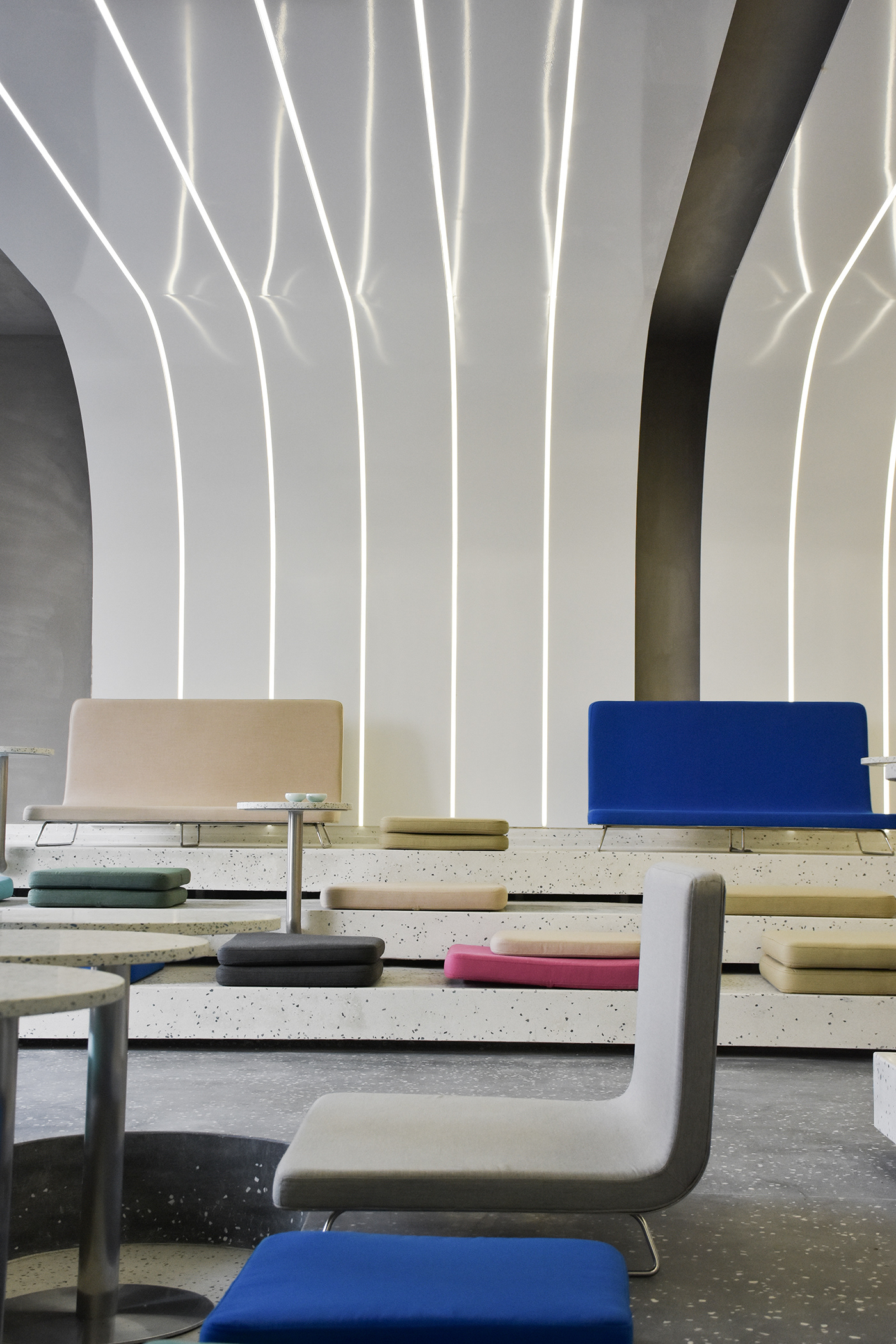 green option, ramoprimo, interior design, details, benches, terrazzo, table, metal ceiling, metal lighting, 设计, 建筑, 天花板, 金属, 长椅, 杂志架, 细节, 餐饮, 餐厅,