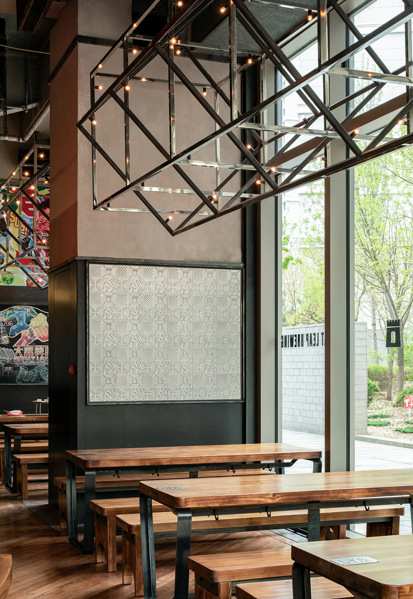 reat leap, ramoprimo, interior design, tap room, brewing, GLB, counter bar, grat leap brewery, decoration, metalic lights, wood tables, natural woods