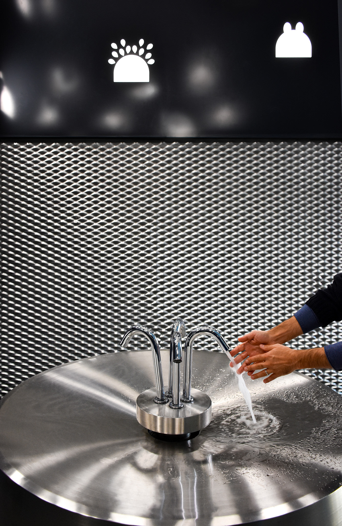 MFIT gym the black room with its dark tones is a space for rest and refresh design by RAMOPRIMO