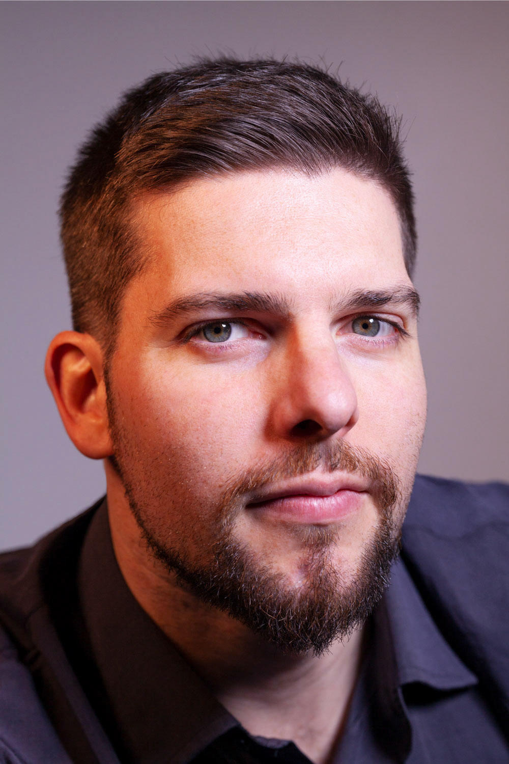 LinkedIn Headshot for business owner by © Stefania Calderara