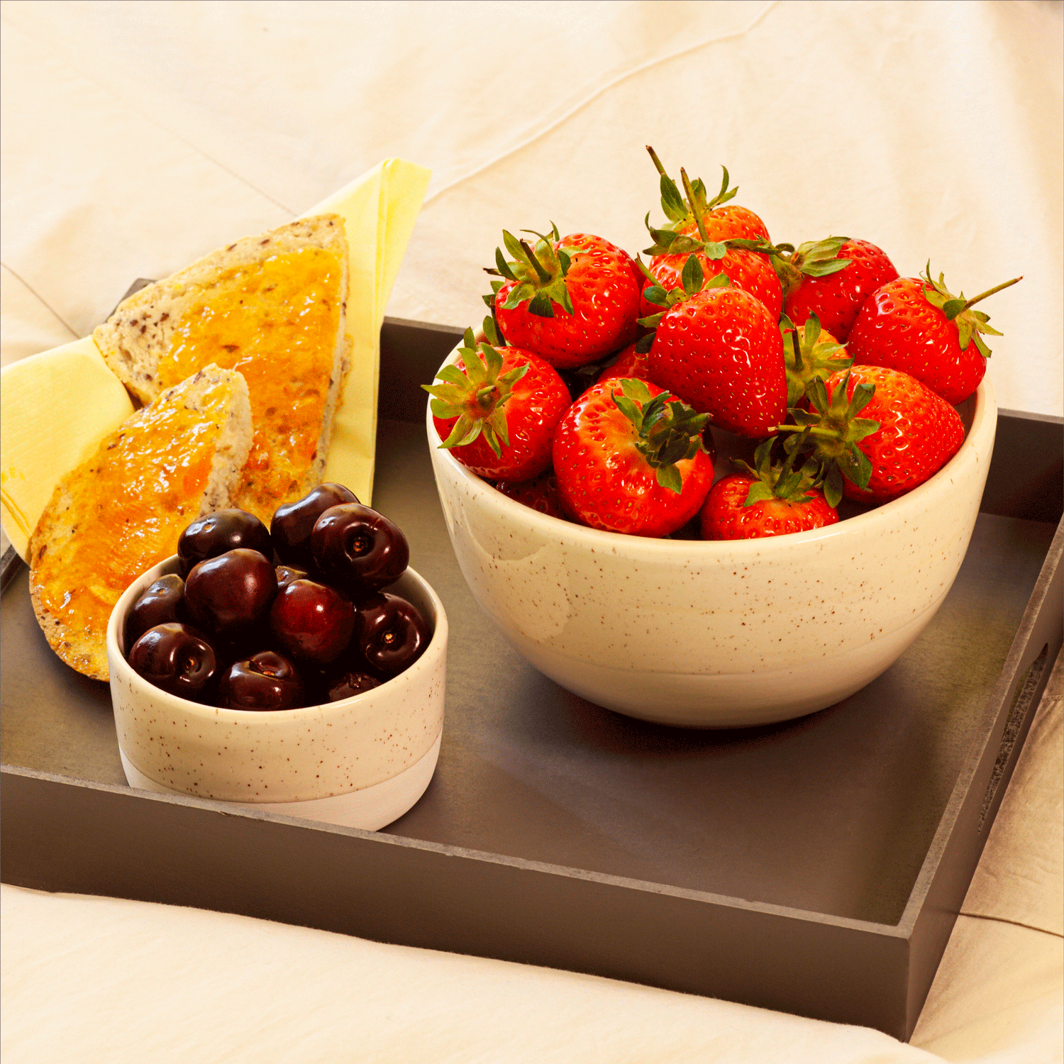 Lifestyle image of fruit bowl available on the Casa Colori online store. Photo by © Stefania Calderara