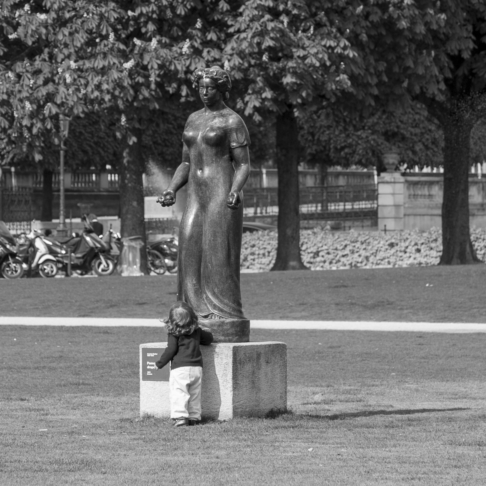 PARIS, 2011