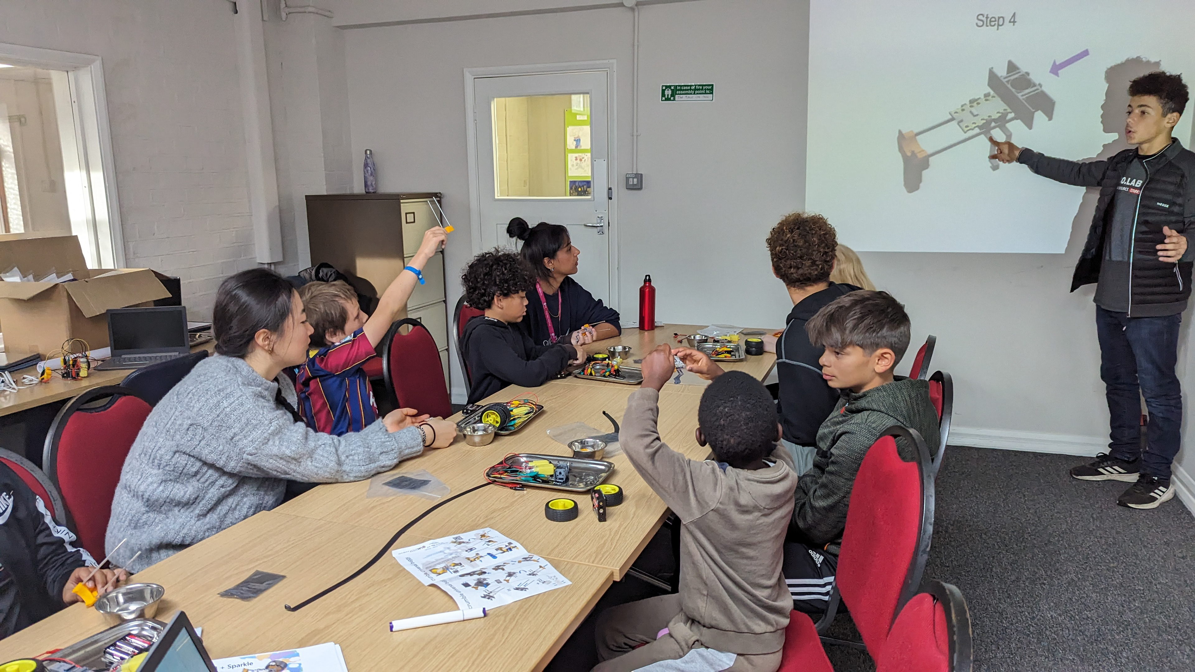 Delivering robot workshop