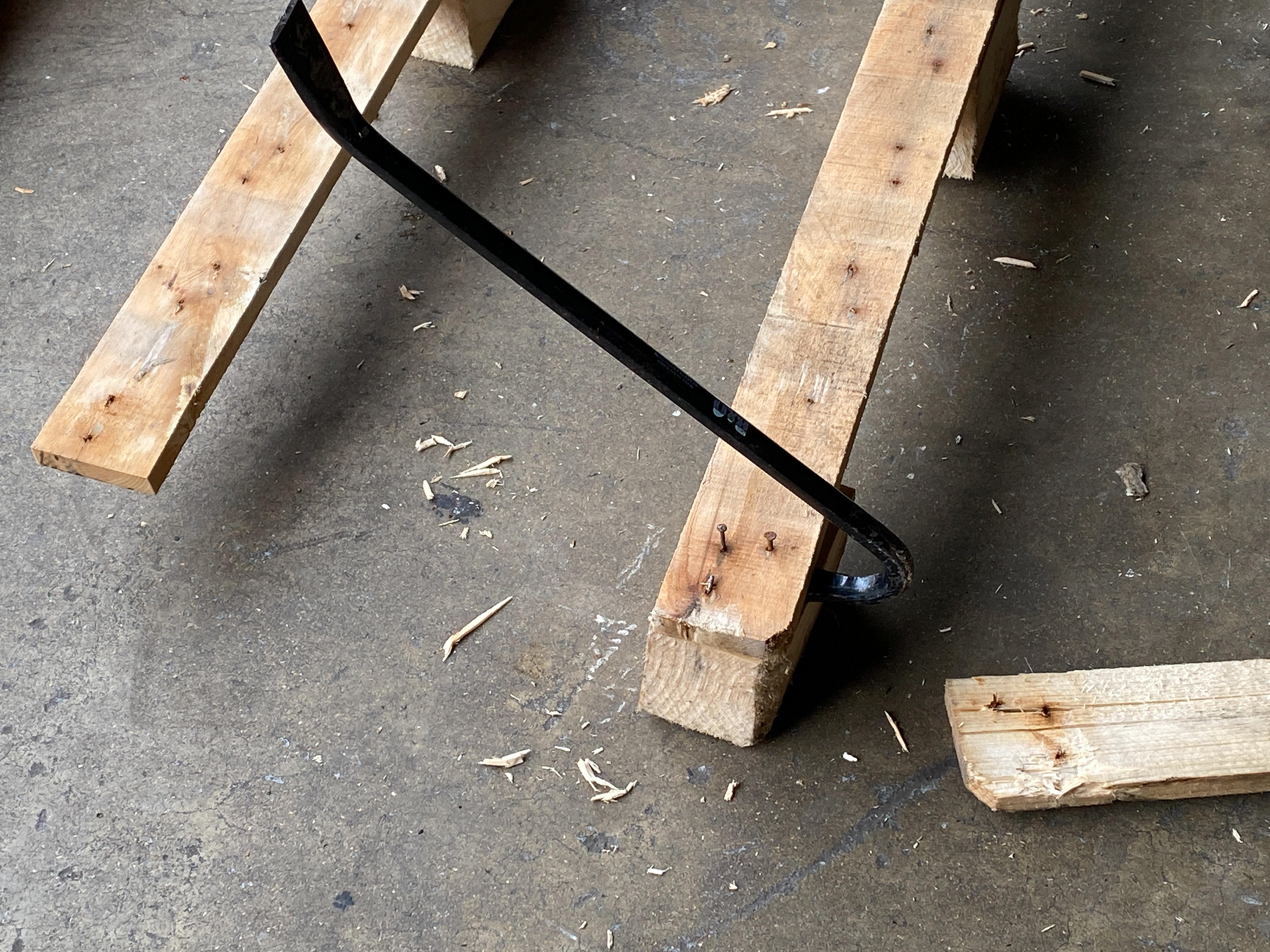 Dismantling the pallets