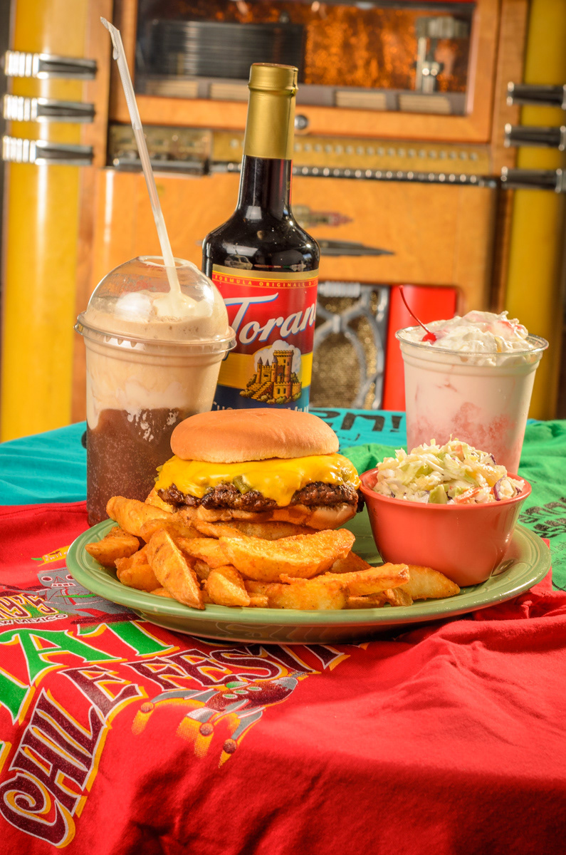 Sparky's Cafe Chile Cheeseburger lunch shoot | Photo © Scott Weaver