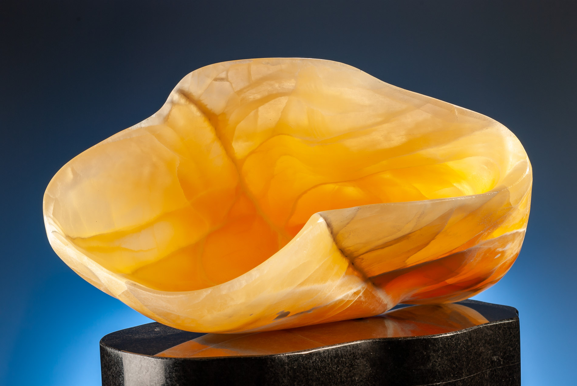 Dan Tapper alabaster stone sculpture | Photo © Scott Weaver