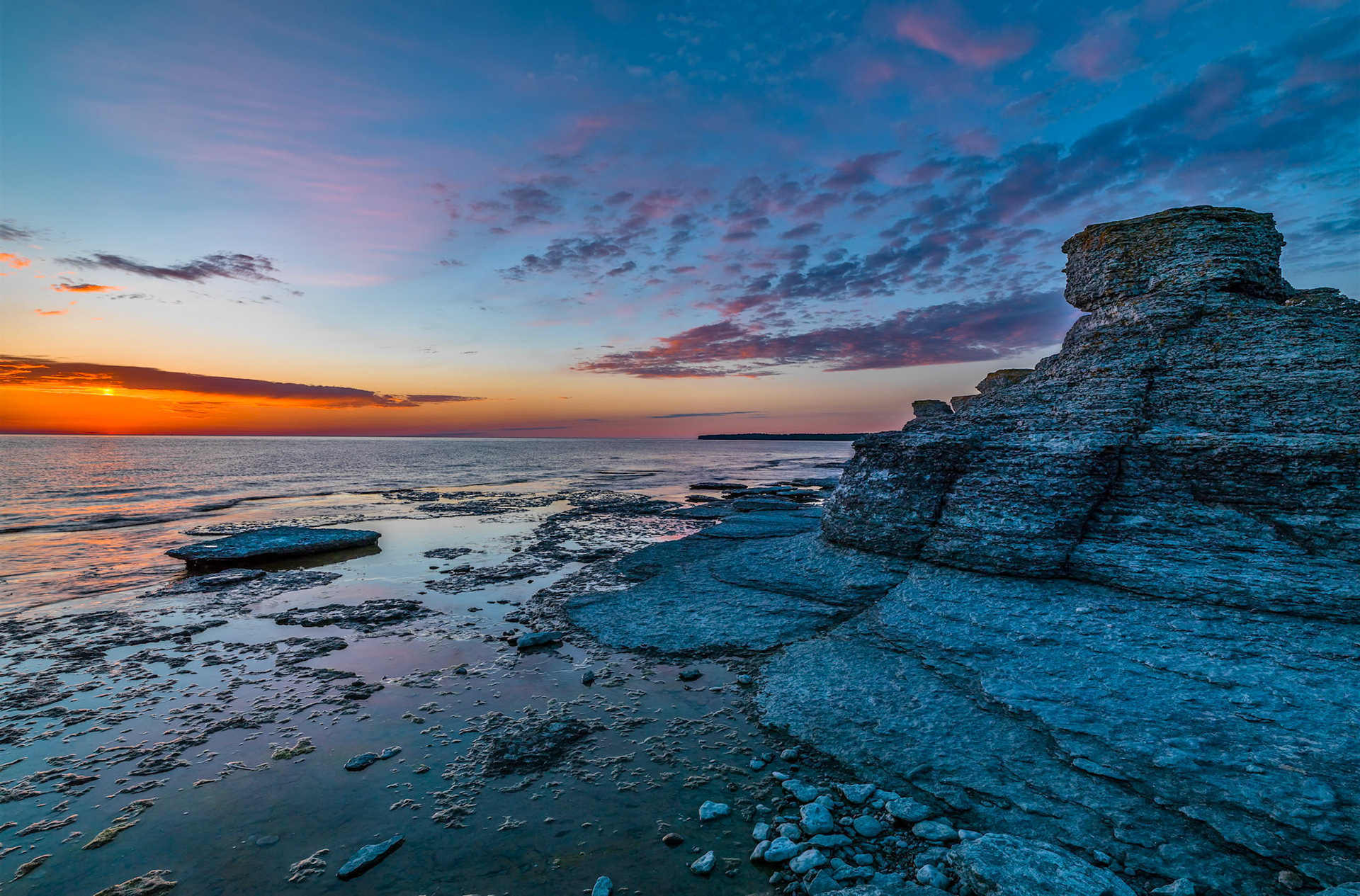 Byrums Rauker on the North West side og Öland is a natural wonders worth visiting