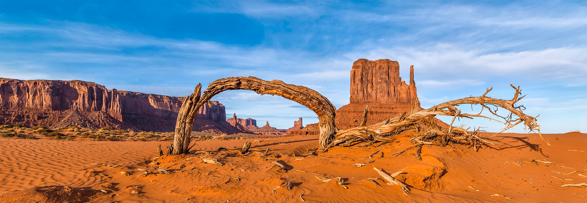 Monument Valley is a treat to visit, the grandness of the place makes it difficult to get down on the papers two dimension.