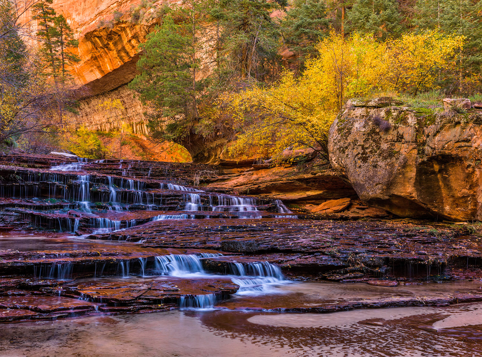 The graciousness and tranquility of Archangel Falls makes this amongst the most beautiful places of the world.