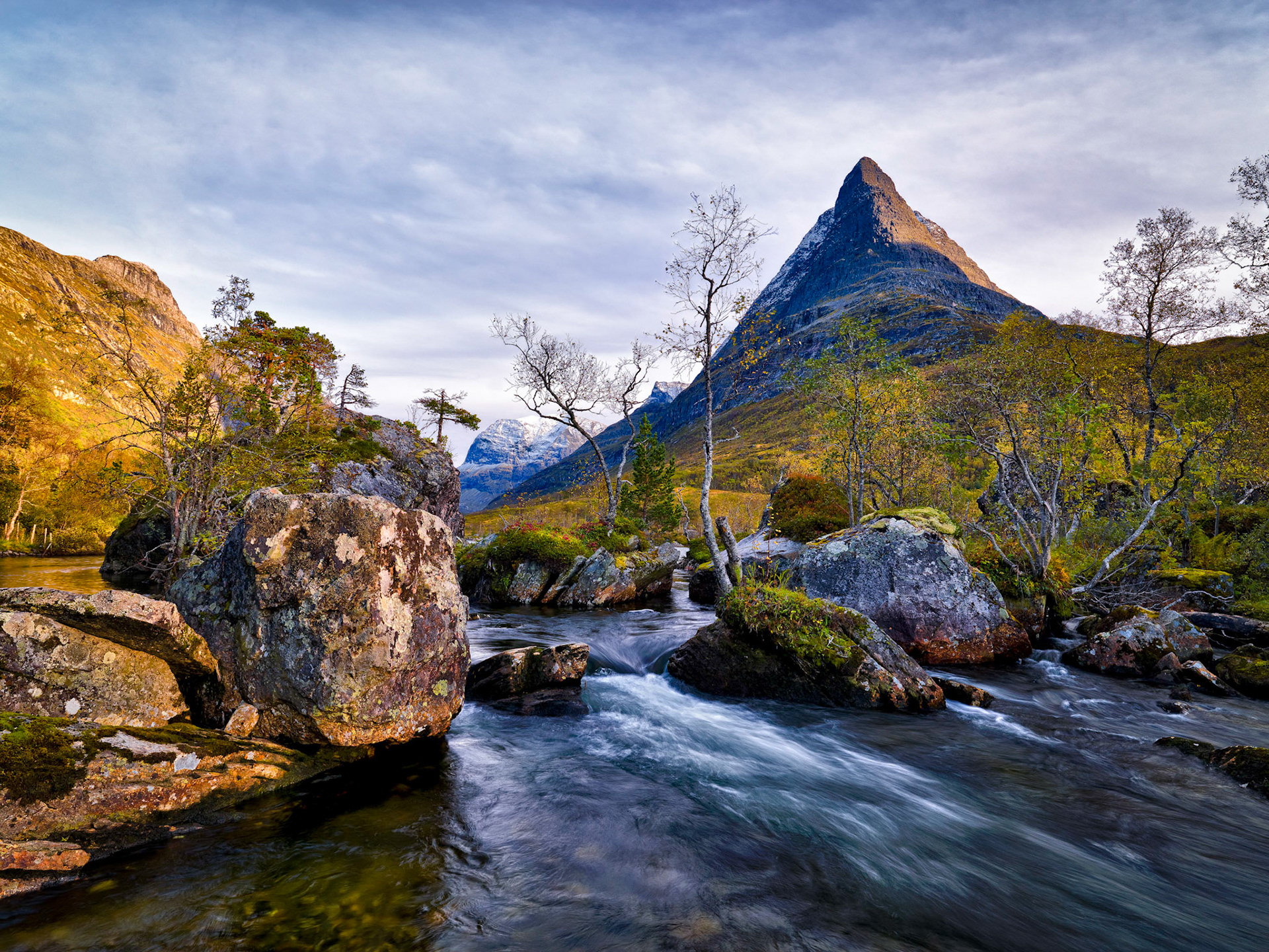 Innerdalsvatna and Innerdalstårnet in background