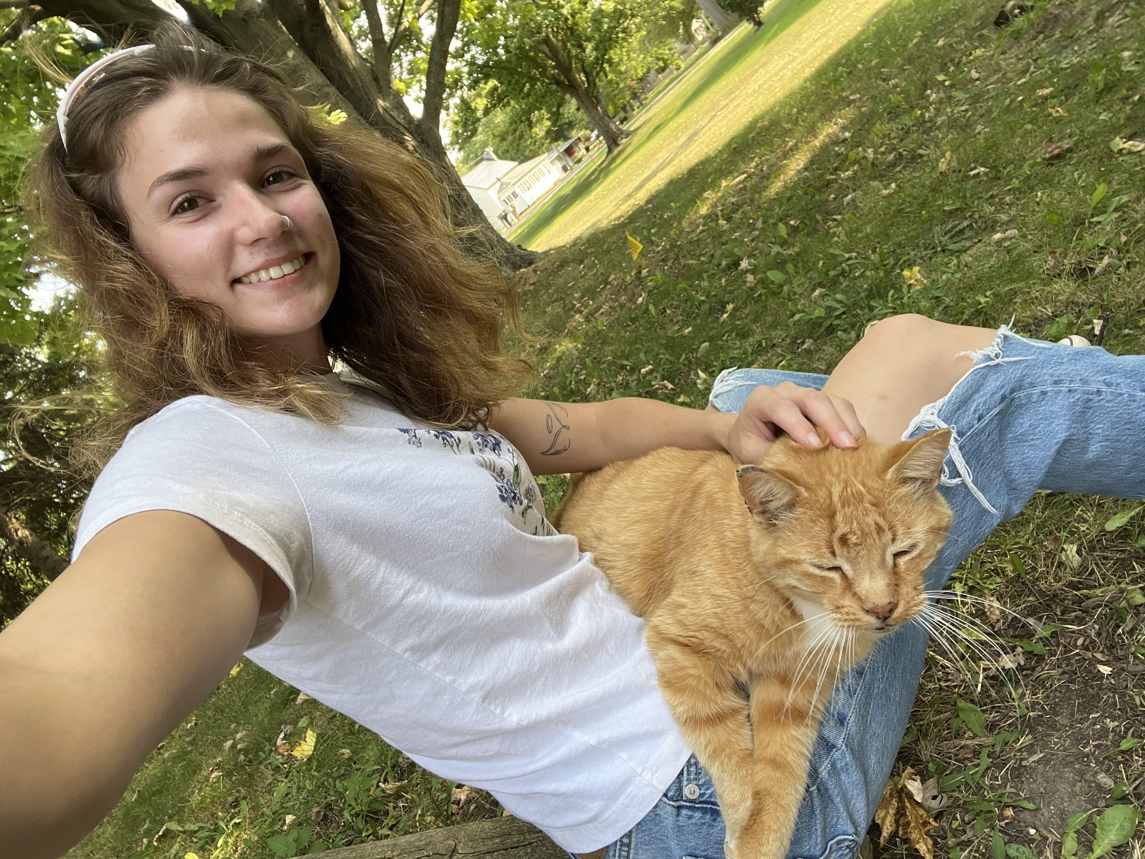 Enjoying a nice summer day with Mr. George 😸