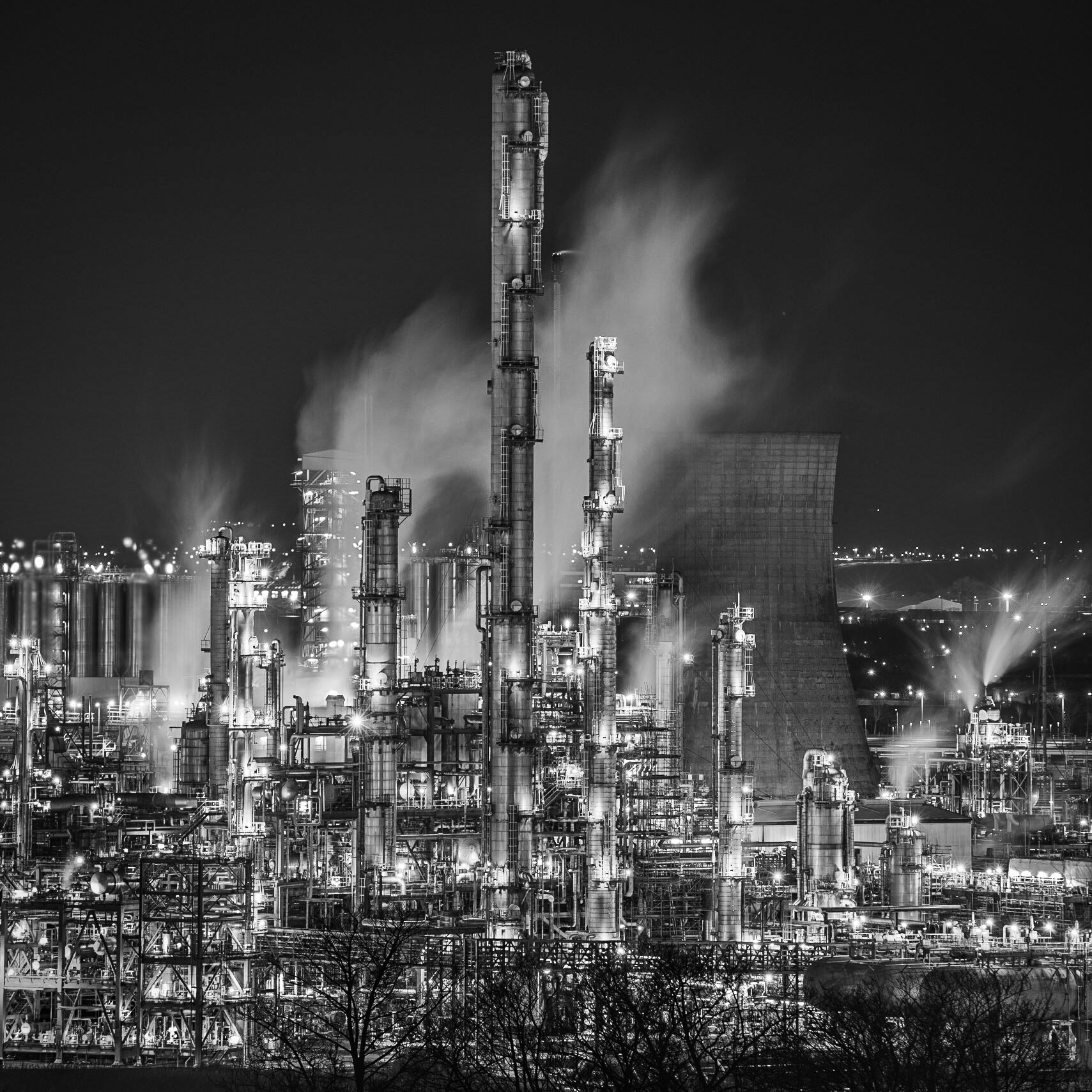 Night time at the Grangemouth refinery