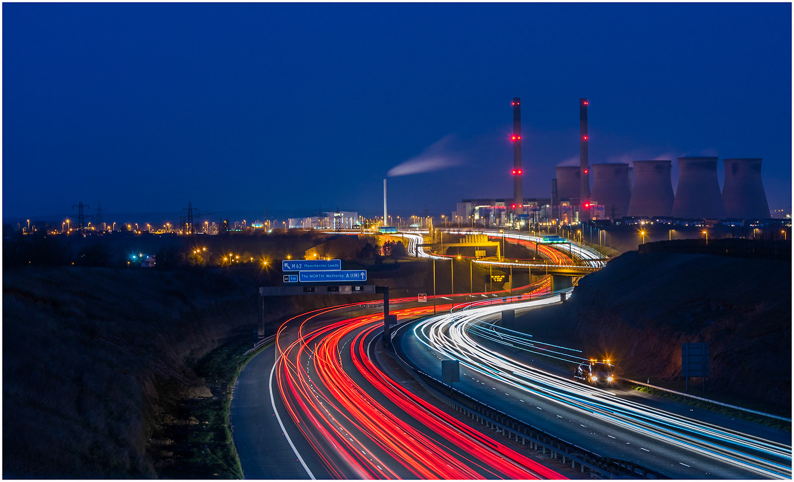 The powerstation at Ferrybridge closed down and this image was taken on its final night of operation