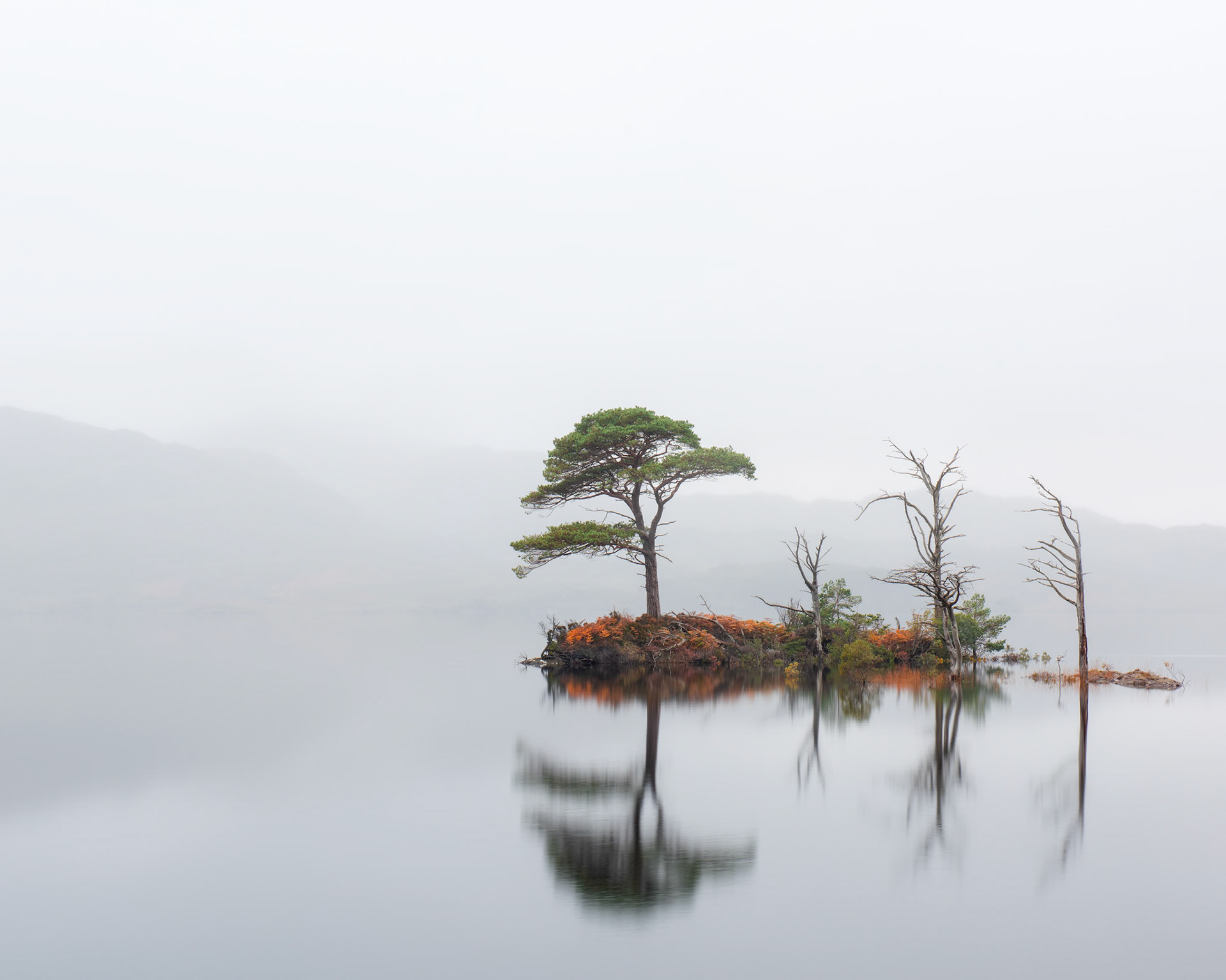 A misty day on Loch Assynt