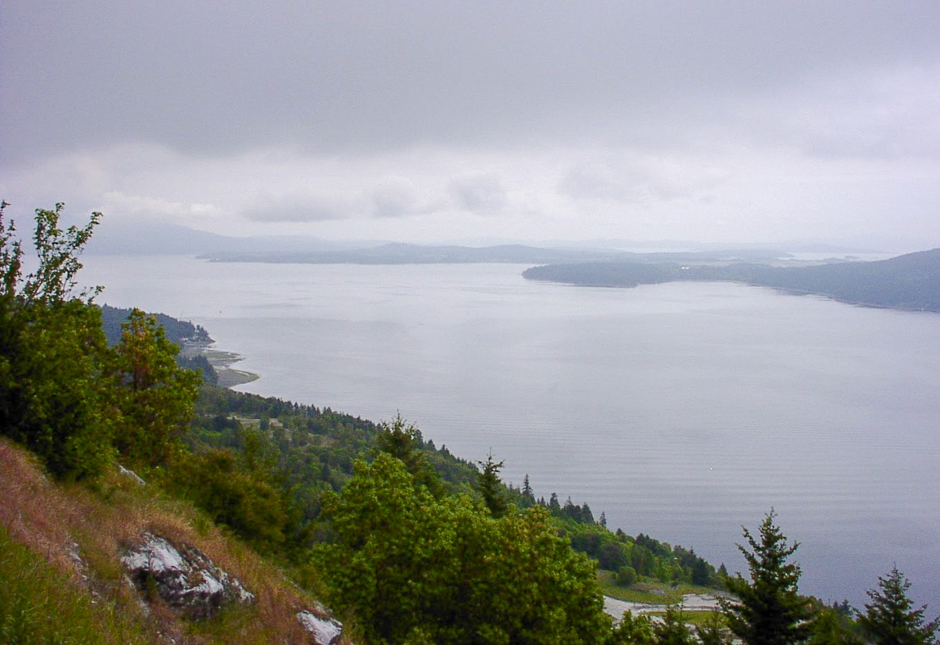Strait of Georgia ジョージア海峡を見おろす