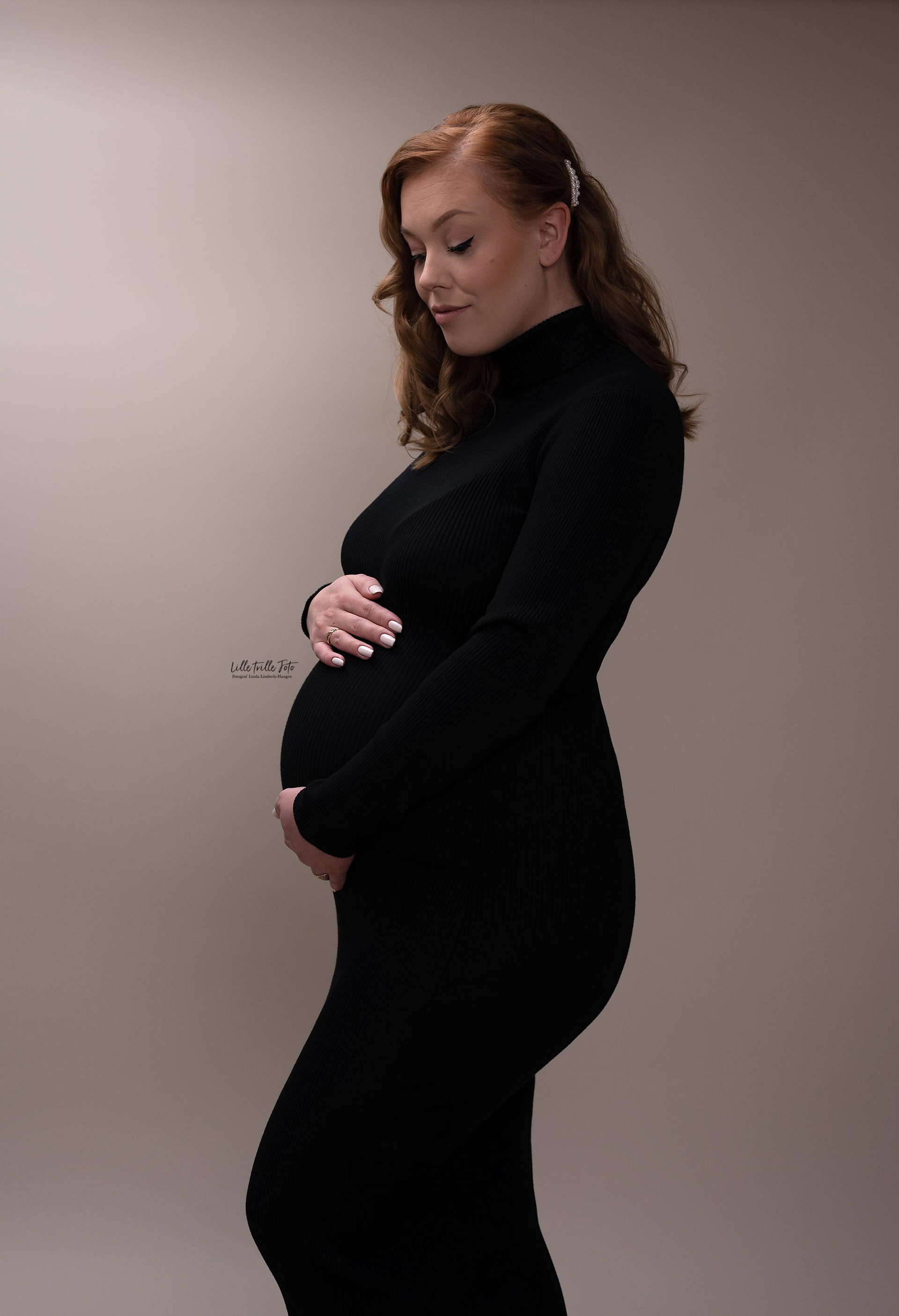 Gravidfotografering Tromsø, tidløst gravidbilde, Lille Trille Foto