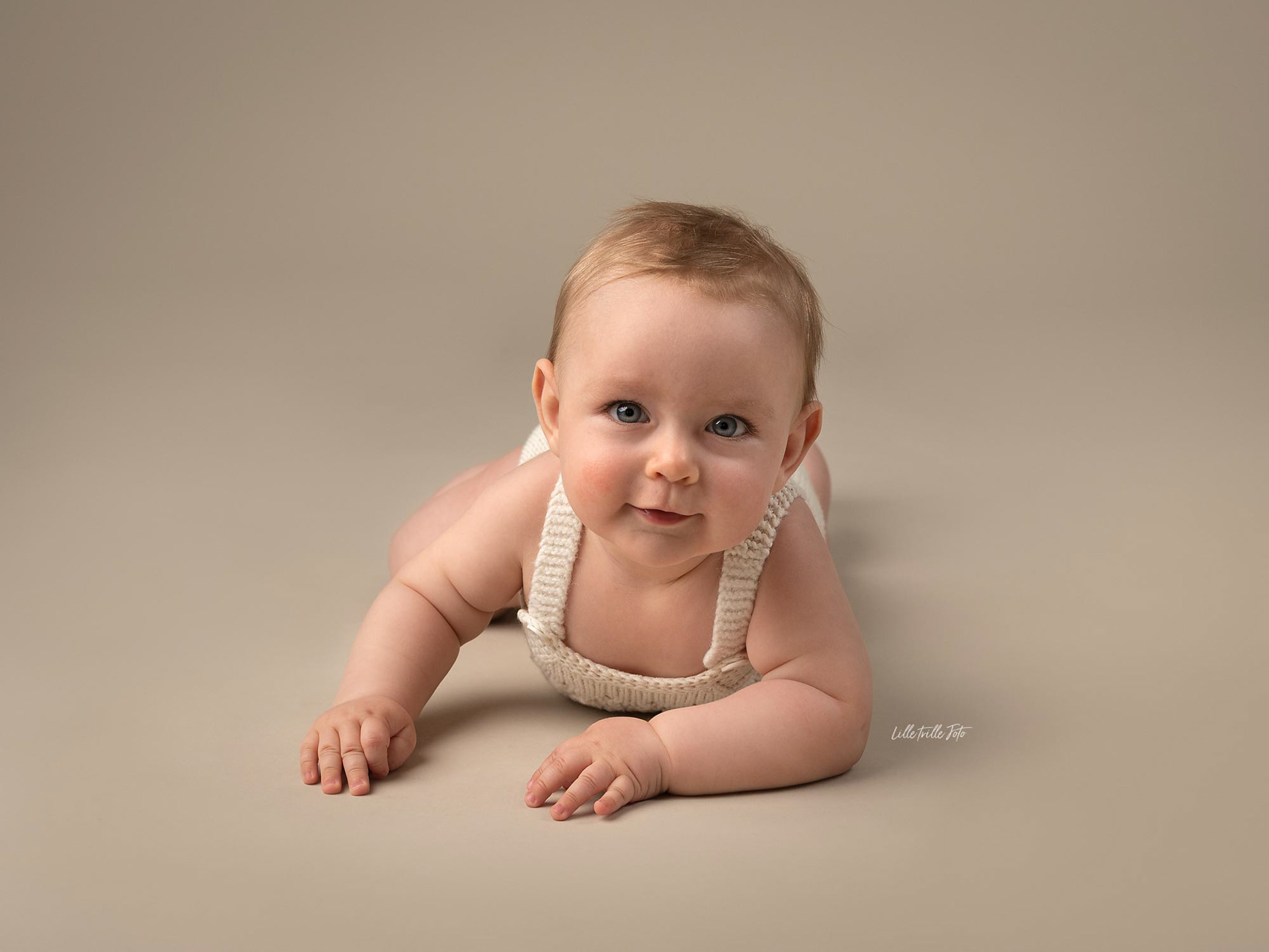 Babybilder Tromsø, babyfotograf Lille Trille Foto